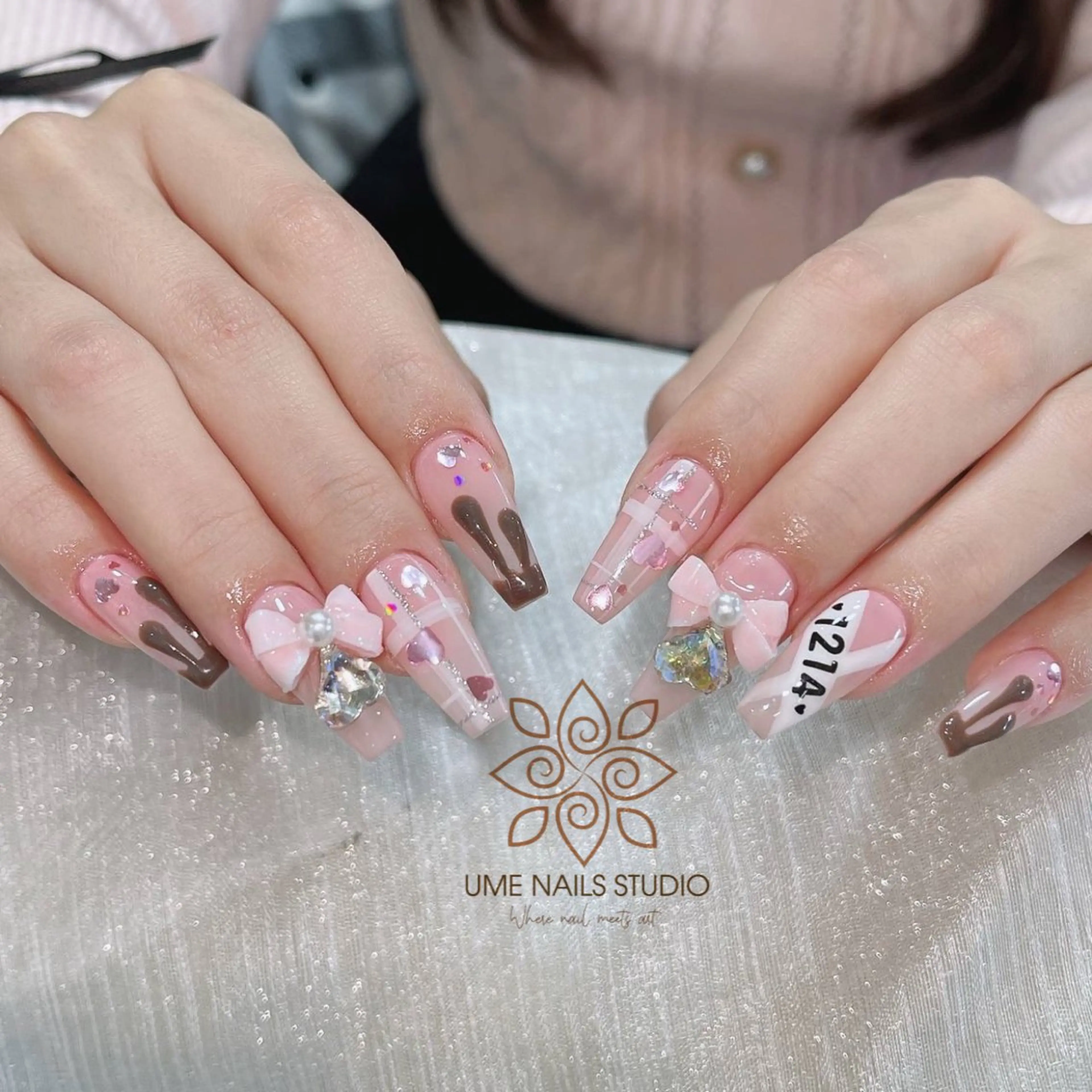 ネイル チークネイル クリアネイル ガーリー キラキラネイル 韓国ネイル Ume Nail Studioのネイルデザイン