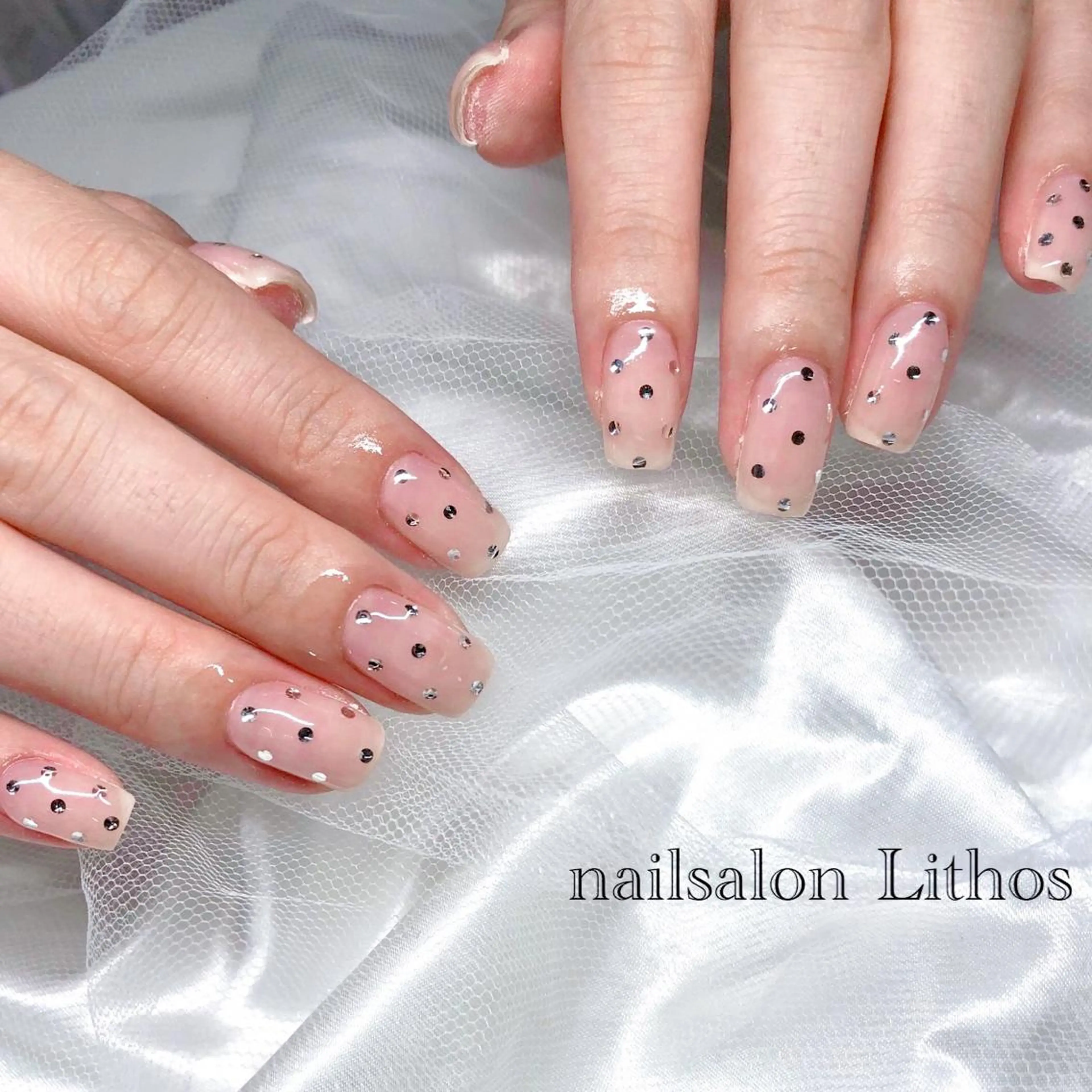 ネイル キラキラネイル ハンドネイル nailsalon Lithos所属・nailsalon Recontreのネイルデザイン