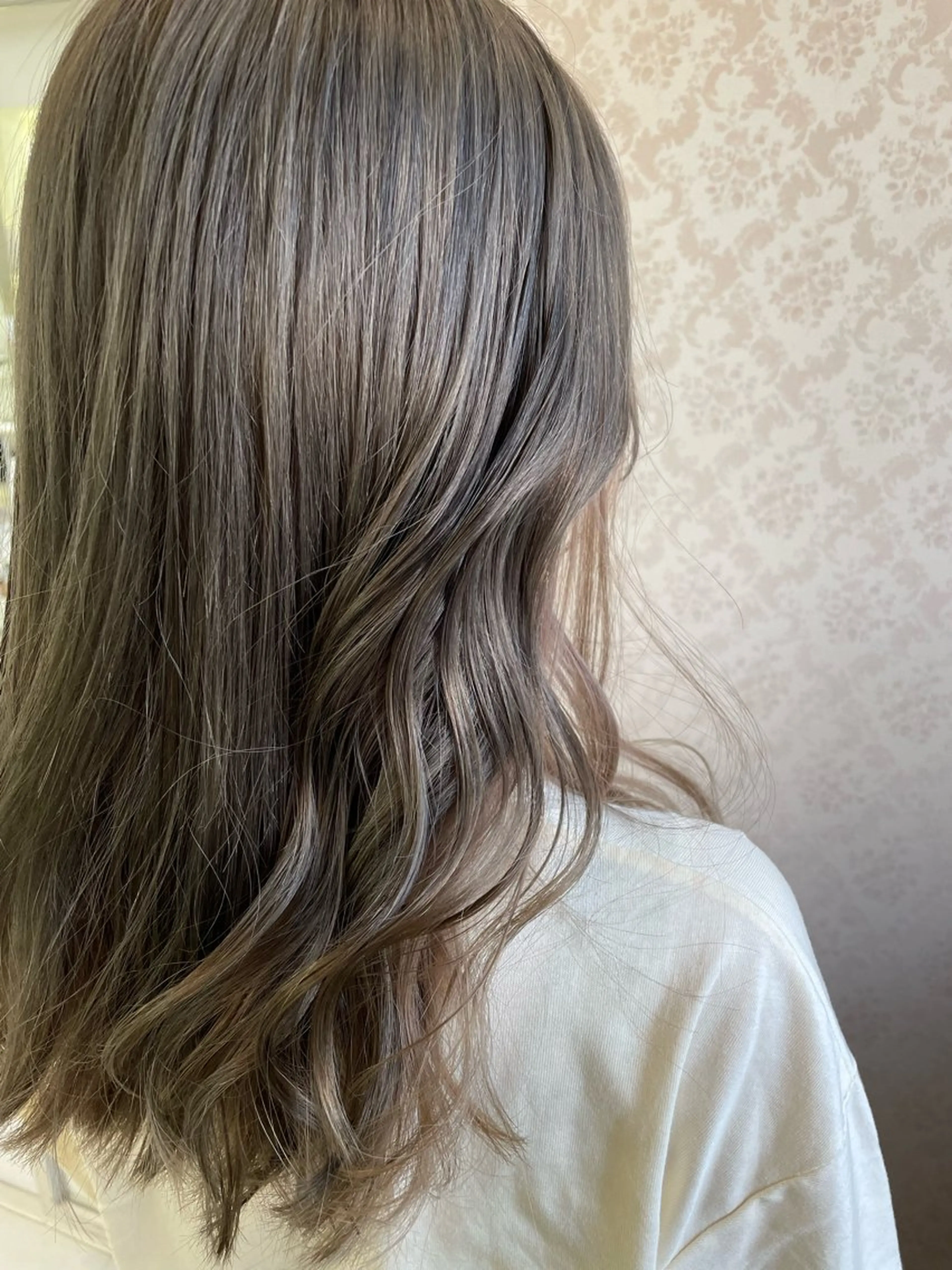 カラー ヒヨシ ルナのヘアスタイル