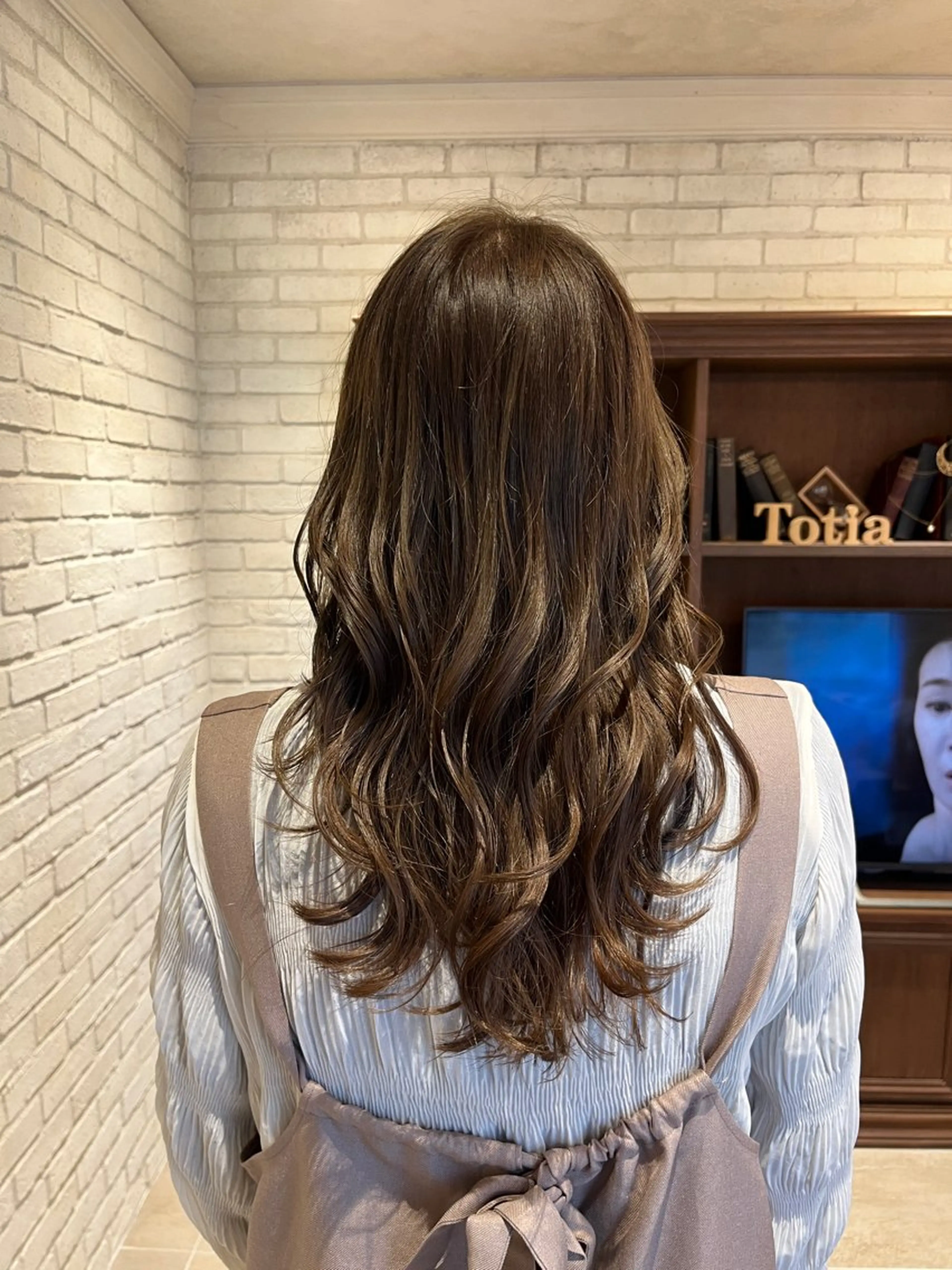 ロング カラー Totia 梅田所属・橘 ゆきののヘアスタイル