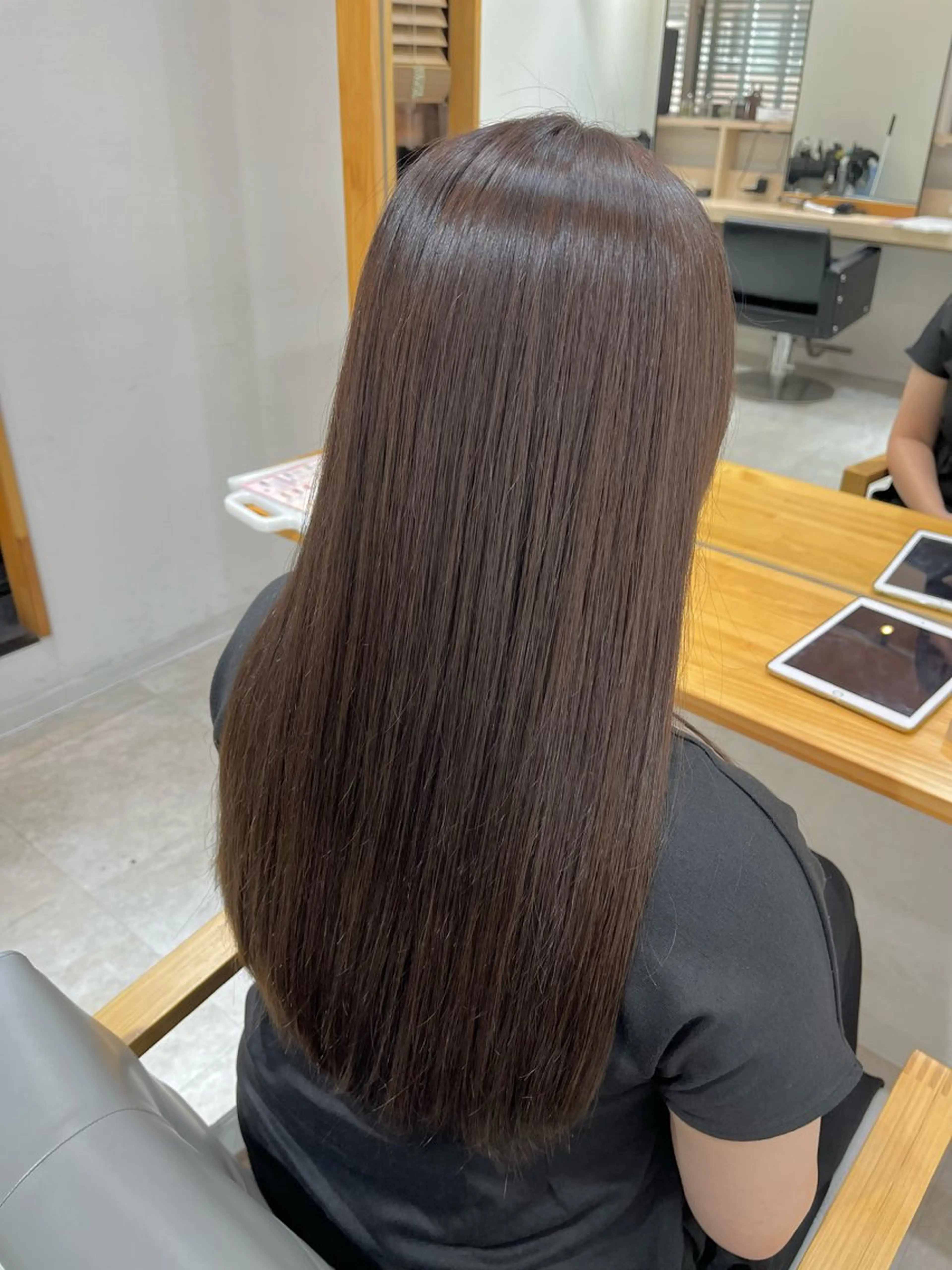 ロング カラー ブラウンカラー オリーブブラウン カット ヘアカラー トリートメント 【ニュアンスカラー・ 髪質改善】スズキカナのヘアスタイル