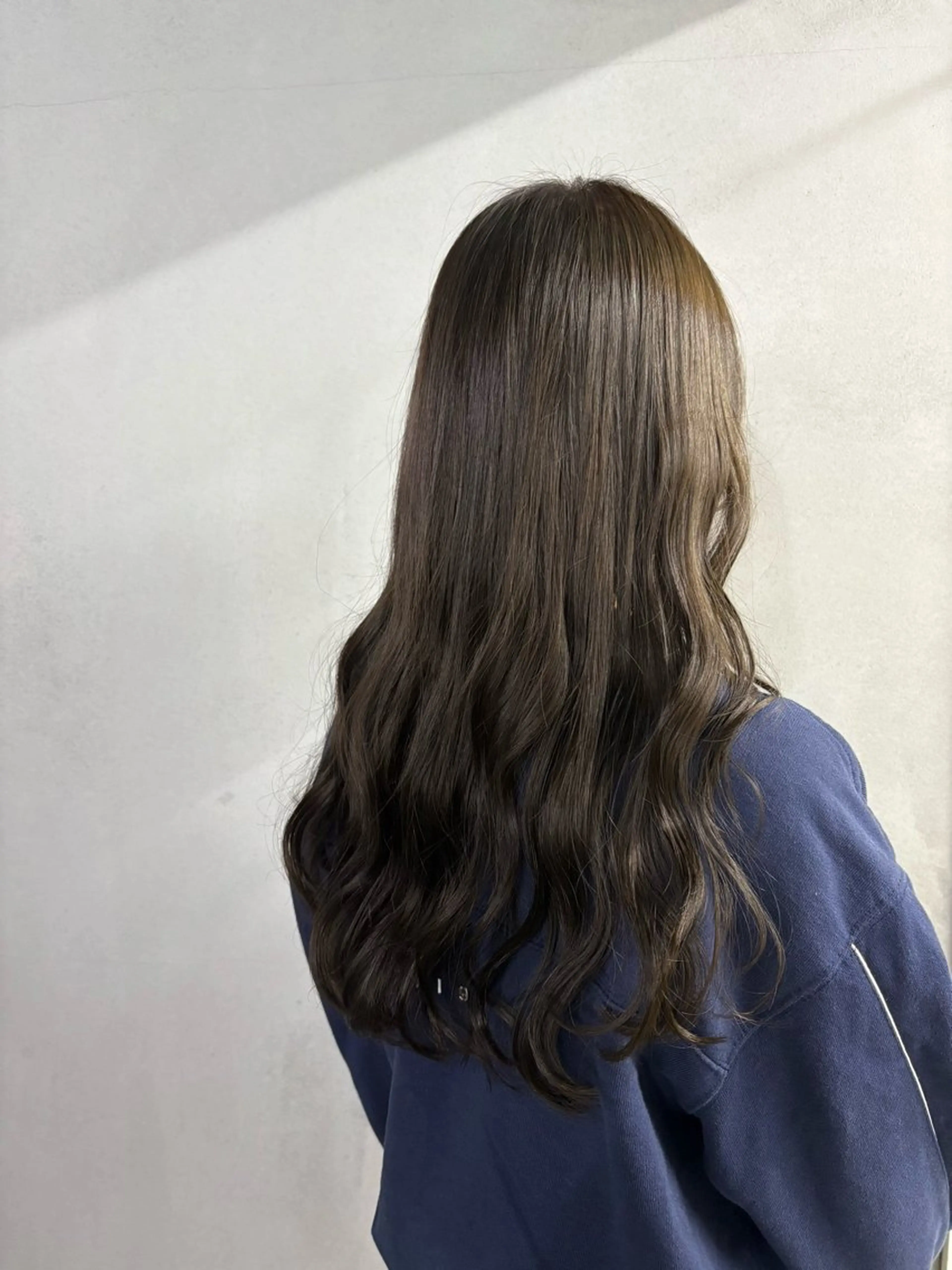 ロング カラー パーマ ヘアアレンジ メンズ キッズ グレージュ カーキグレージュ カット ヘアカラー #tag 稗田綾加のヘアスタイル