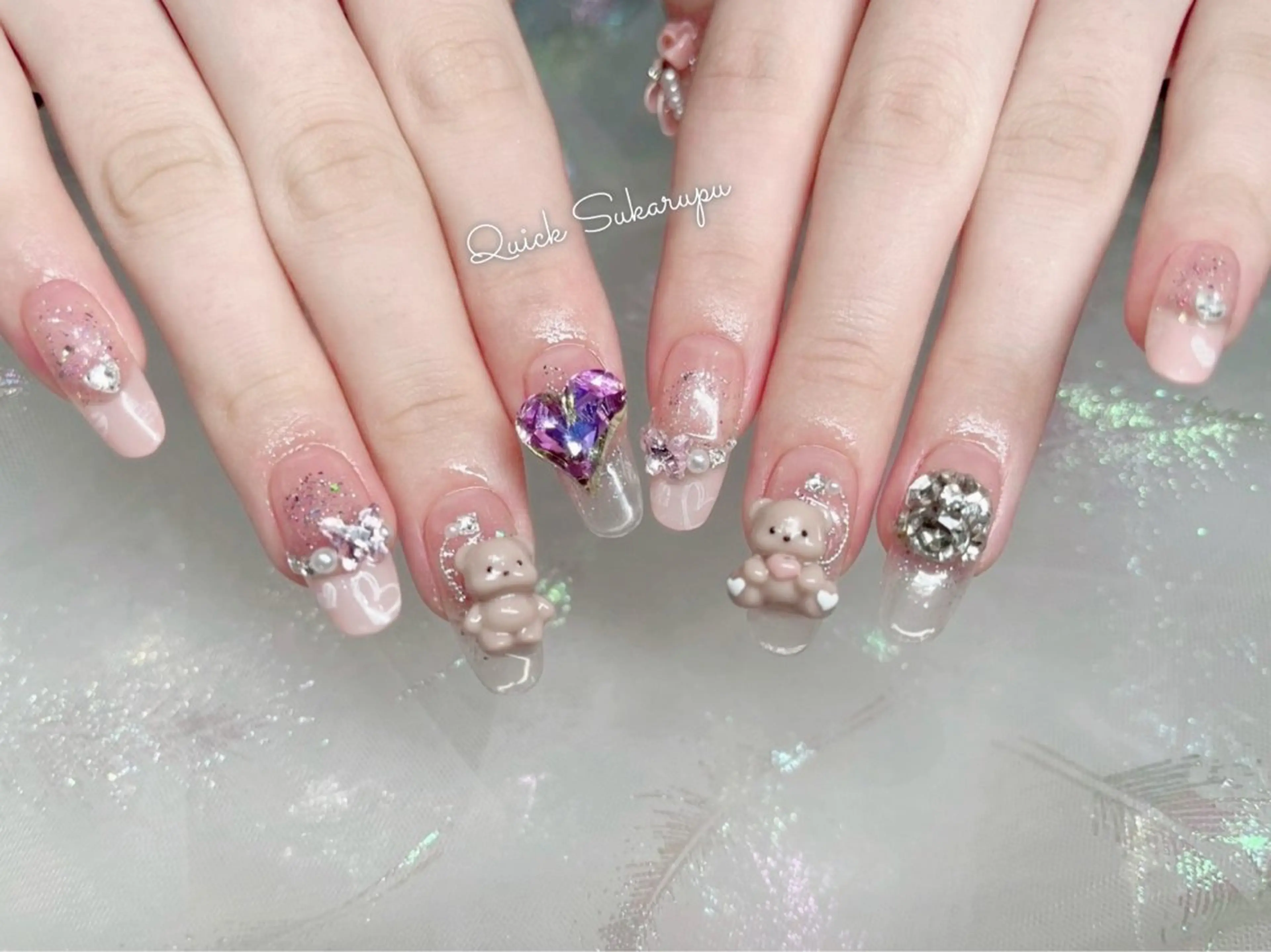 ミディアム ハンドネイル Quick Sukarupu 高田馬場店所属・Quick Sukarupuのネイルデザイン