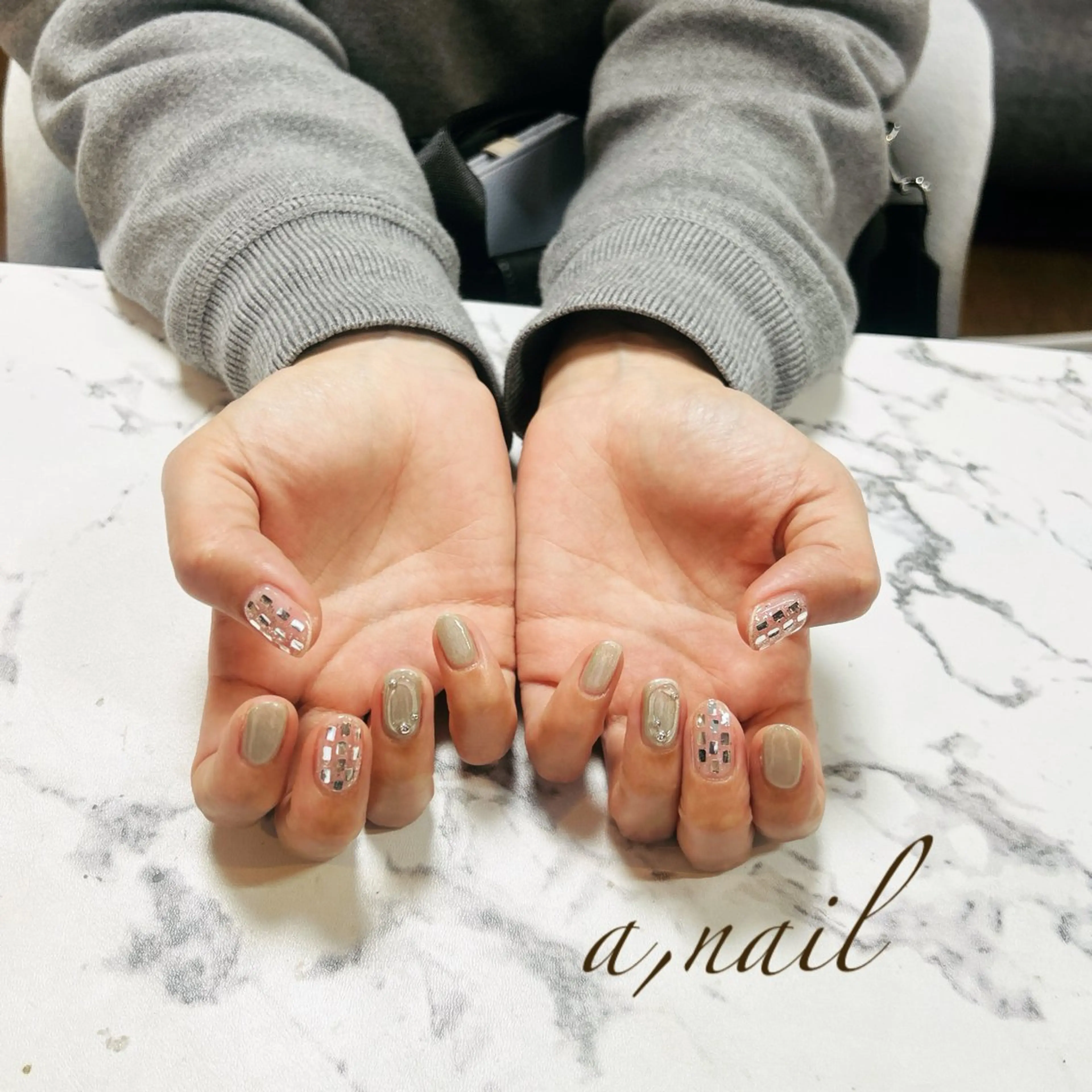 ネイル ホログラムネイル キラキラネイル マグネットネイル ぷっくりネイル シンプルネイル ハンドネイル ネイルサロン エーネイルのネイルデザイン