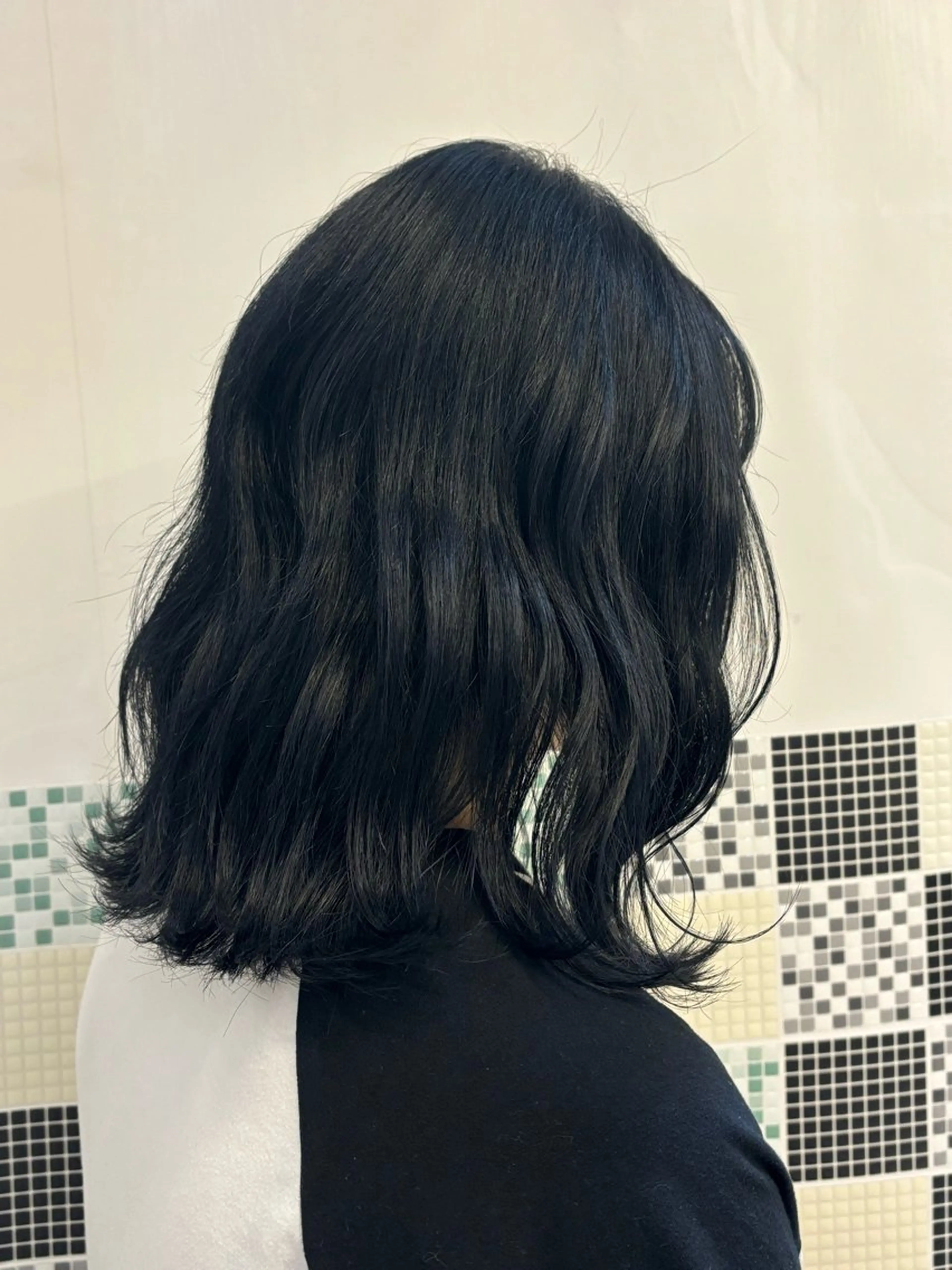 セミロング カラー 🍓ハイトーンカラー 🎀nene🍓のヘアスタイル