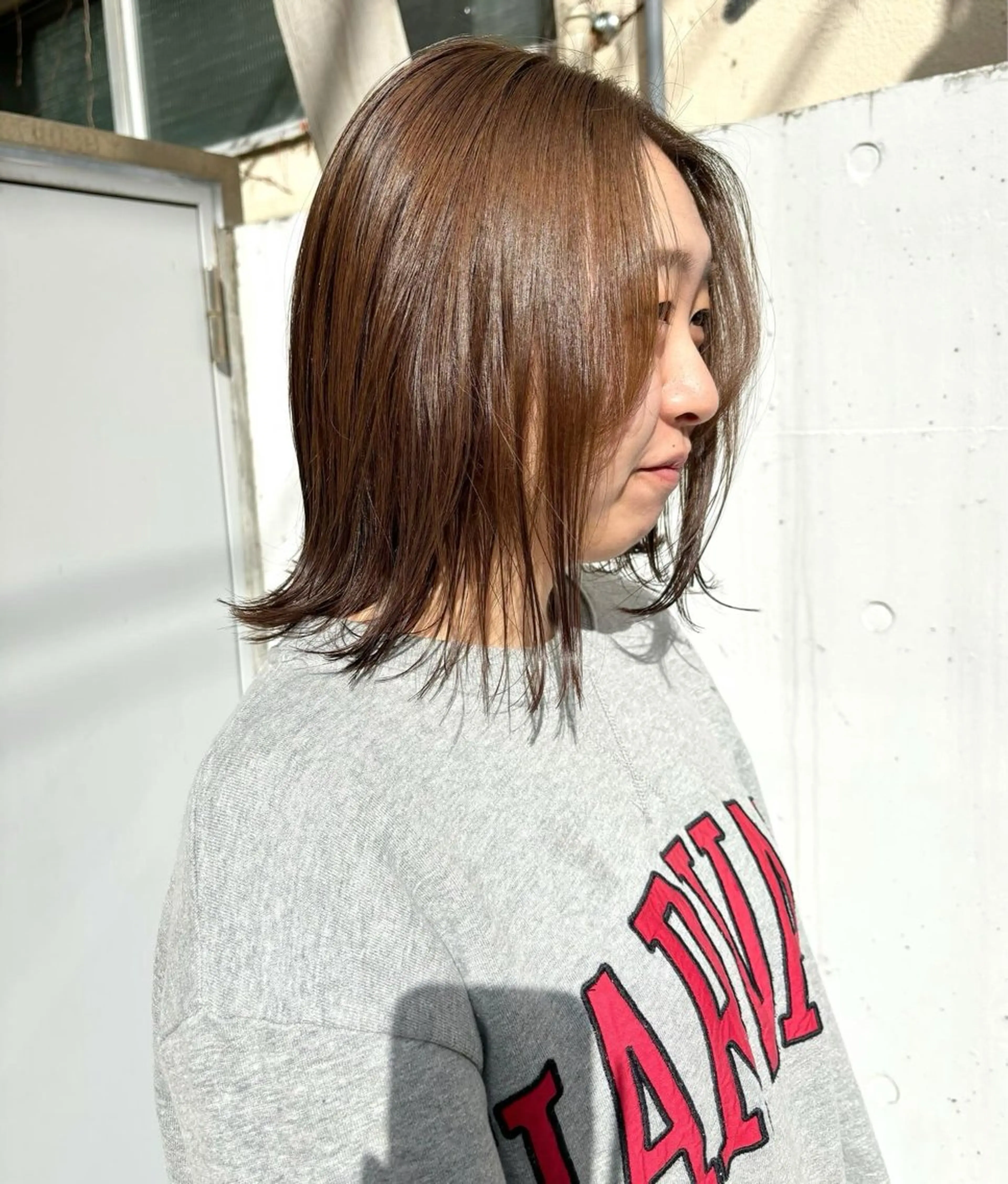 ミディアム カラー アッシュ 透明感カラー 学生 レイヤーカット 外ハネヘア 水原波津輝/ボブ /ニュアンスパーマのヘアスタイル