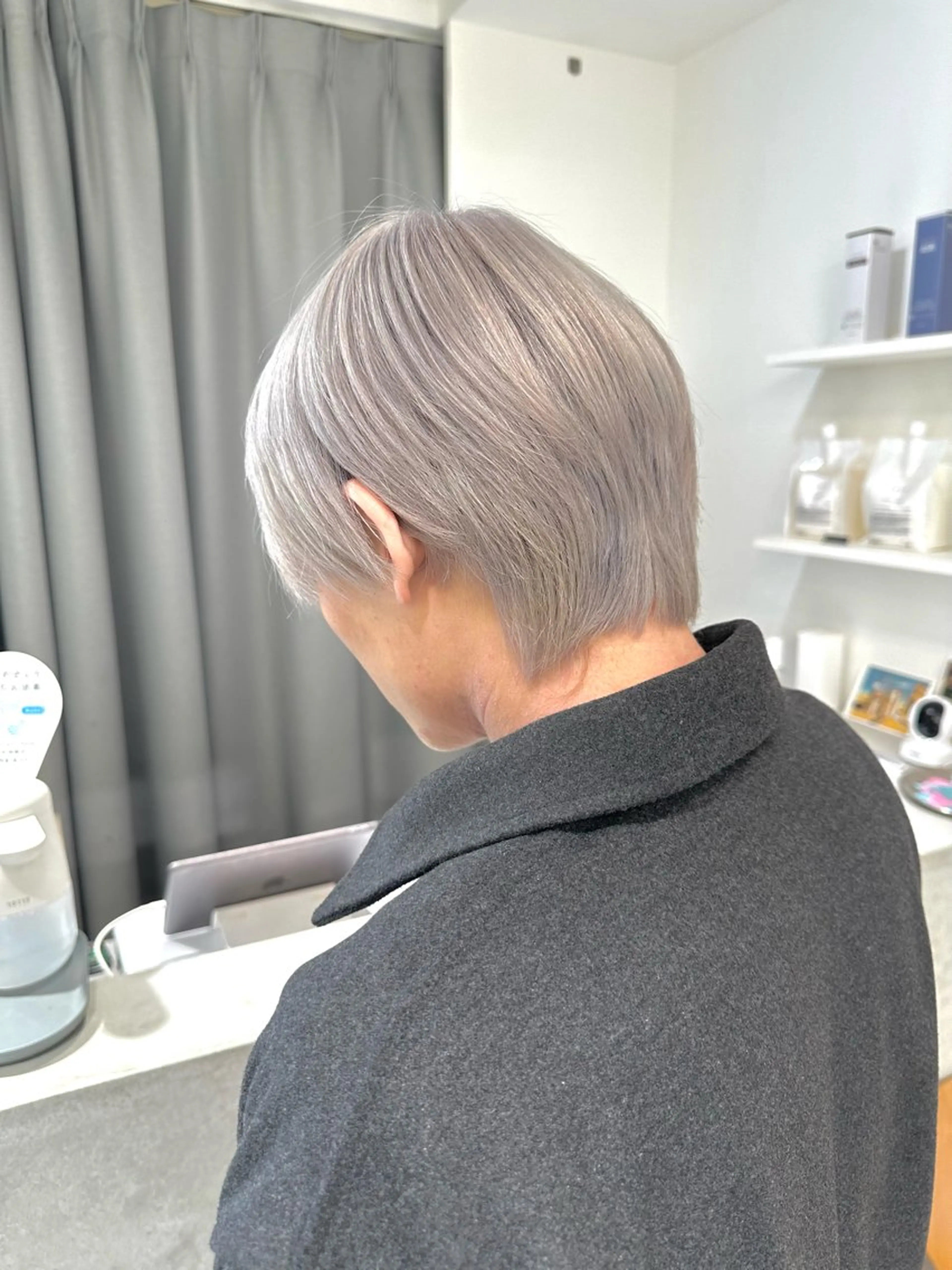 ショート カラー メンズ メンズブリーチ メンズハイトーン ブリーチ ケアブリーチ ハイトーンカラー soa.所属・大田 敦也のヘアスタイル