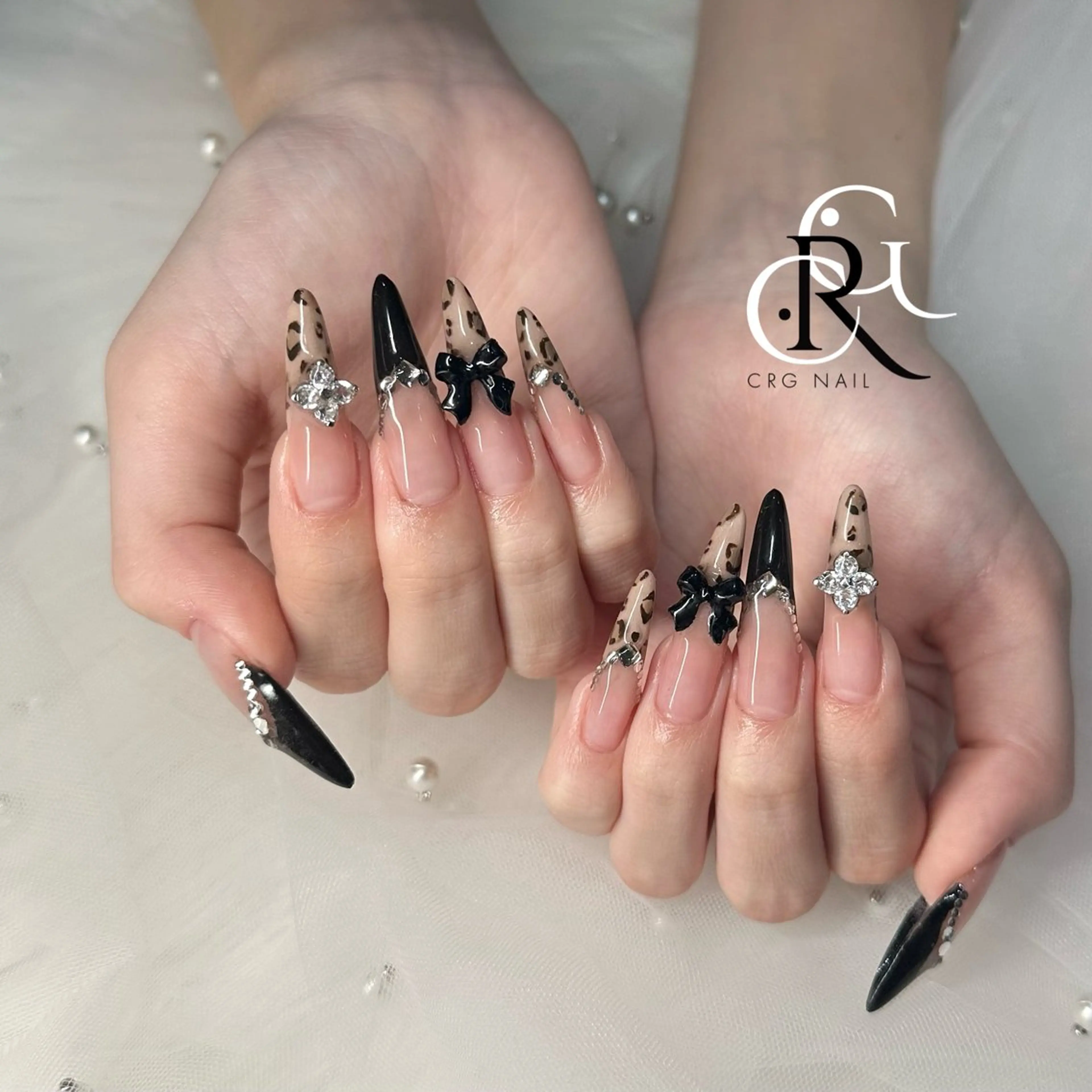 ネイル アニマル柄 フレンチネイル CRGNAIL TOKOのネイルデザイン