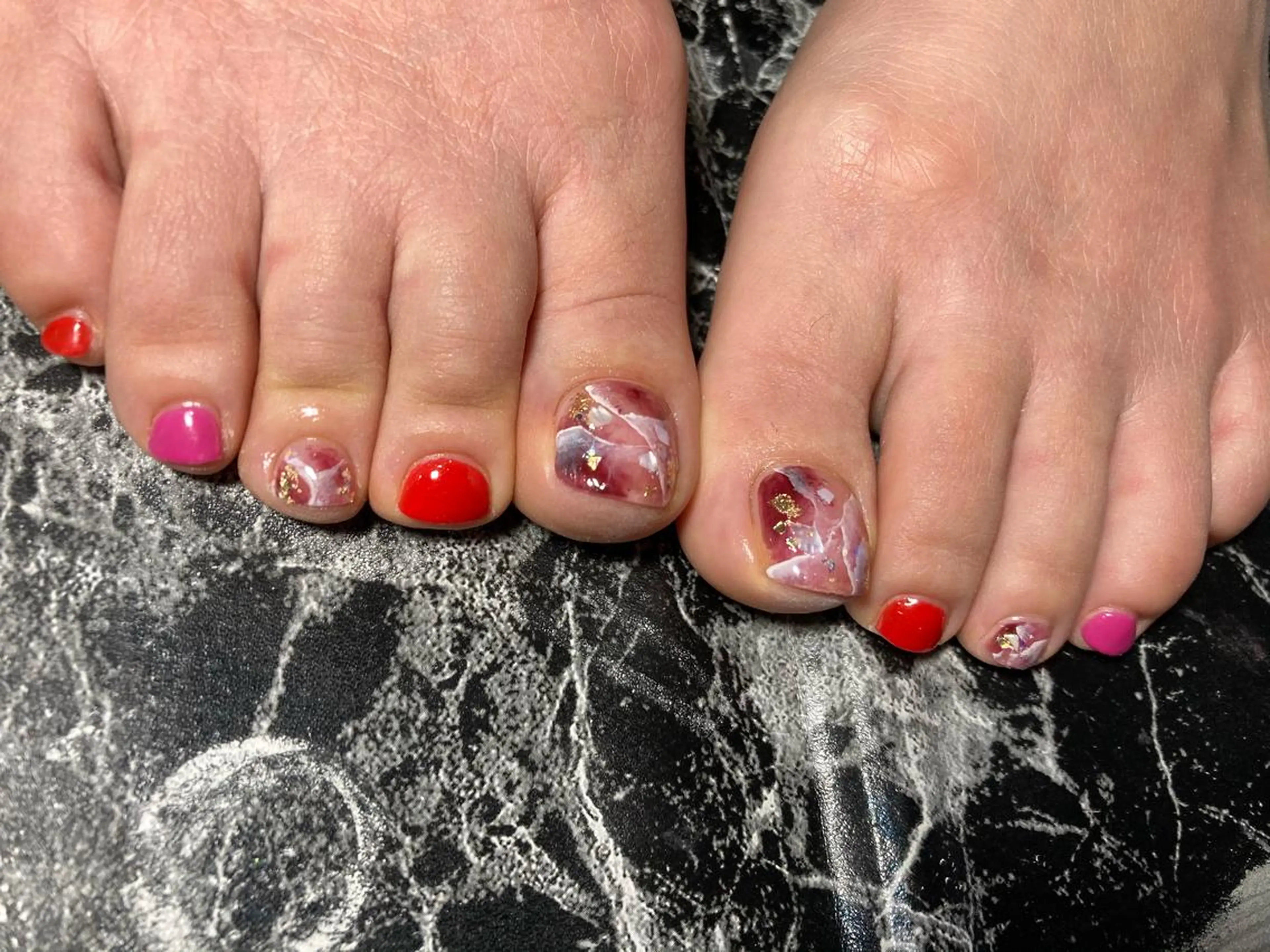 ショート ネイル ハンドネイル フットネイル ✴︎ Delightのネイルデザイン