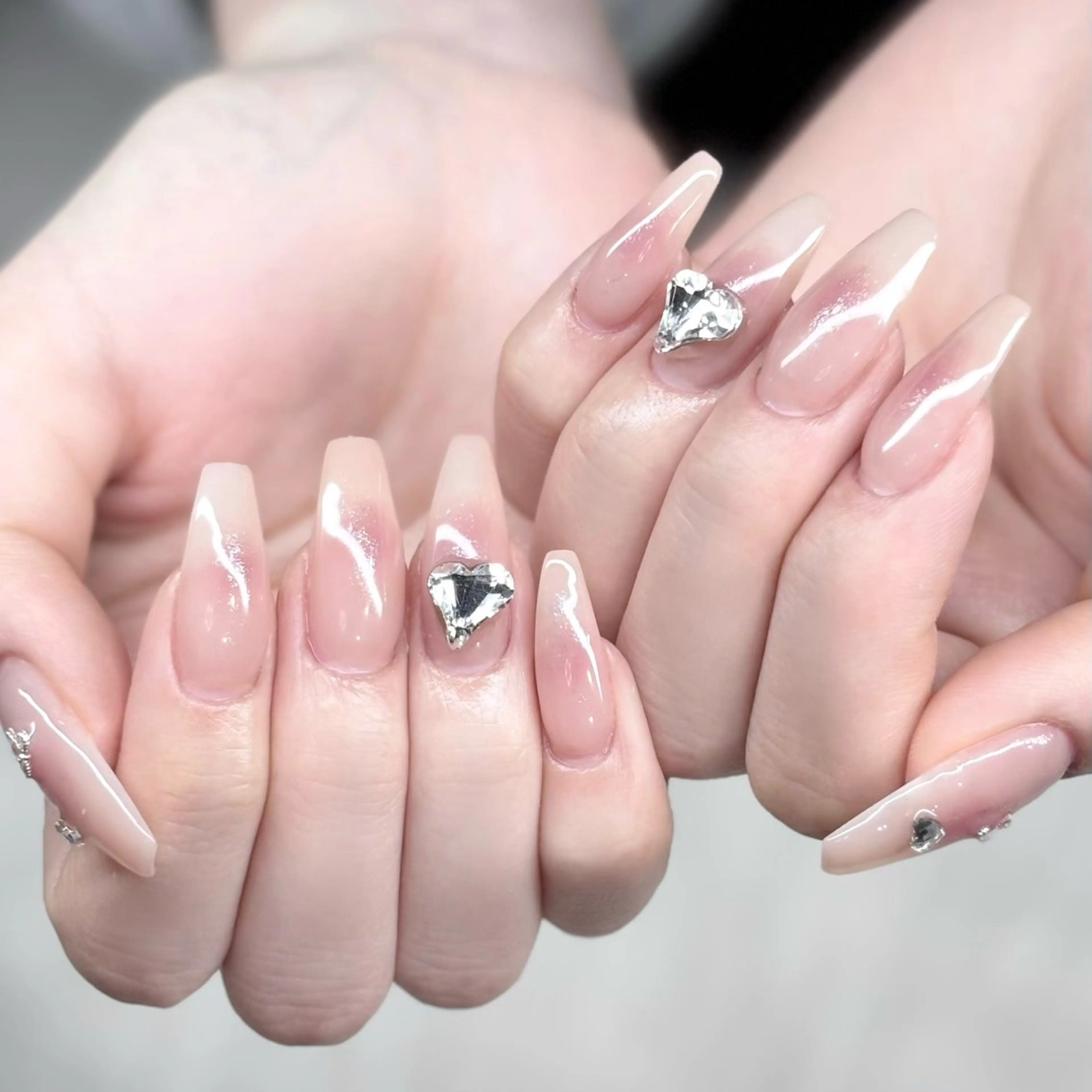 ネイル チークネイル 🩰fein. hana🫧のネイルデザイン