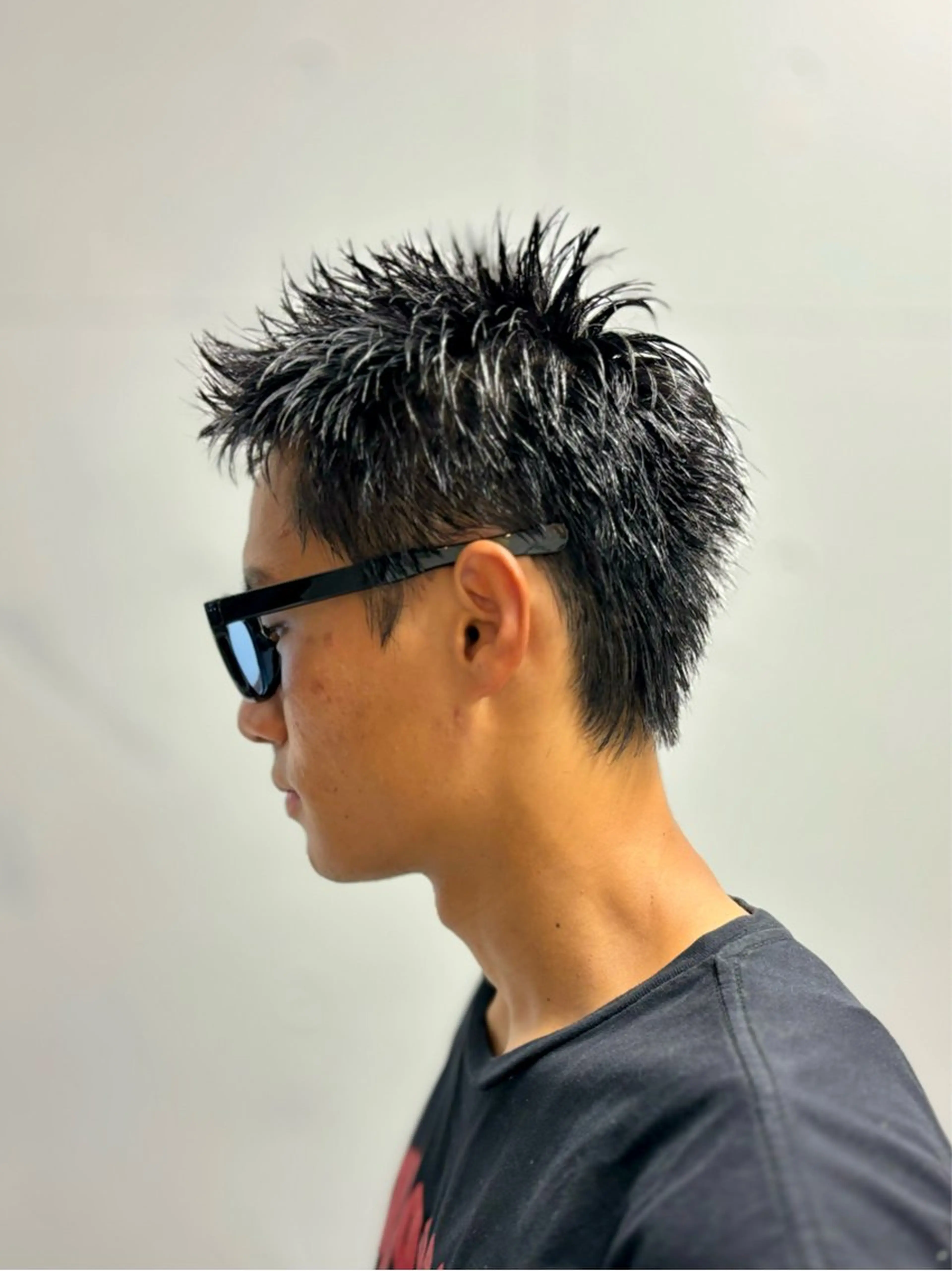 メンズ メンズショート スパイキーショート カット ヘアカラー トリートメント darts所属・マツダ レンのヘアスタイル