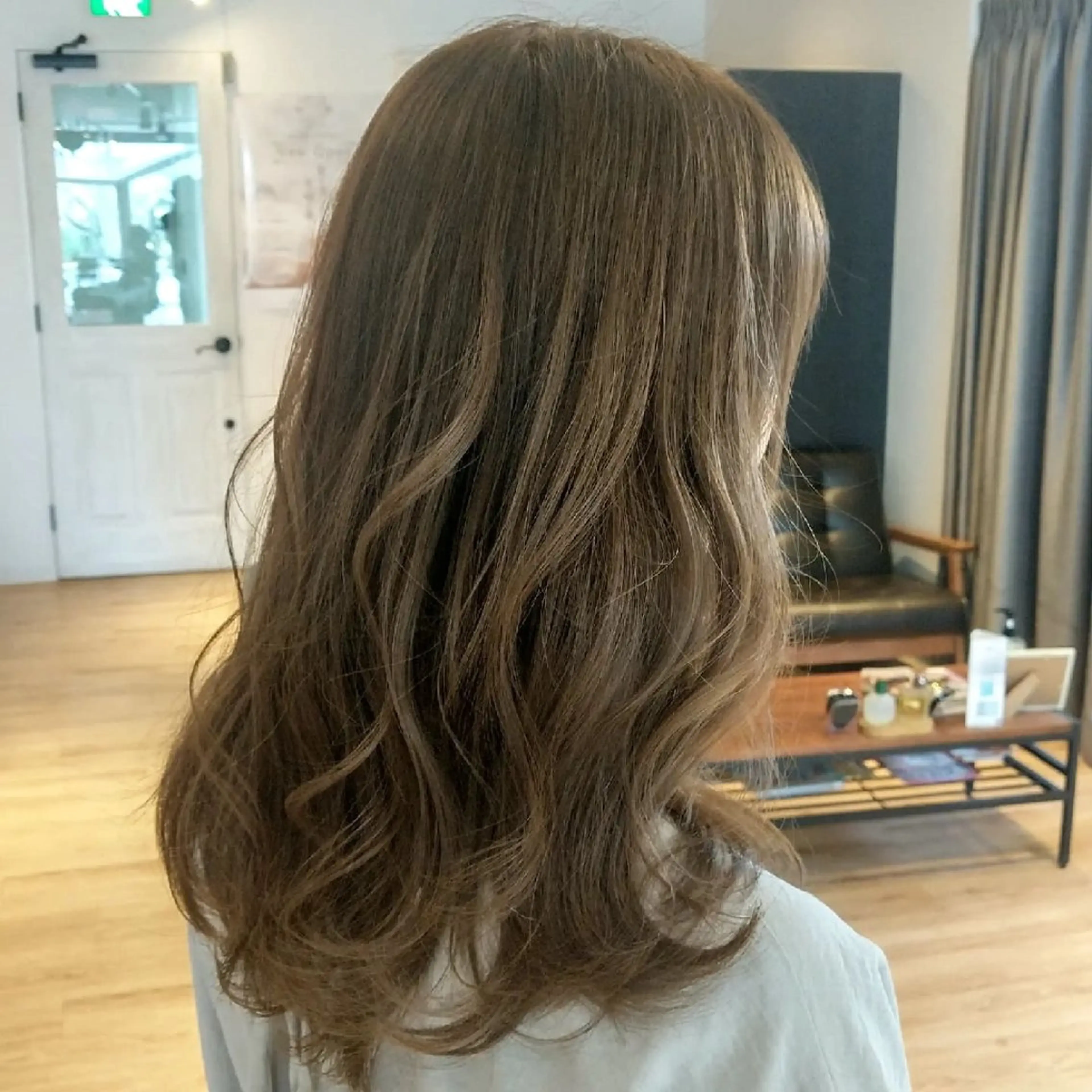 セミロング カット ヘアカラー トリートメント 鈴木 じゅんやのヘアスタイル