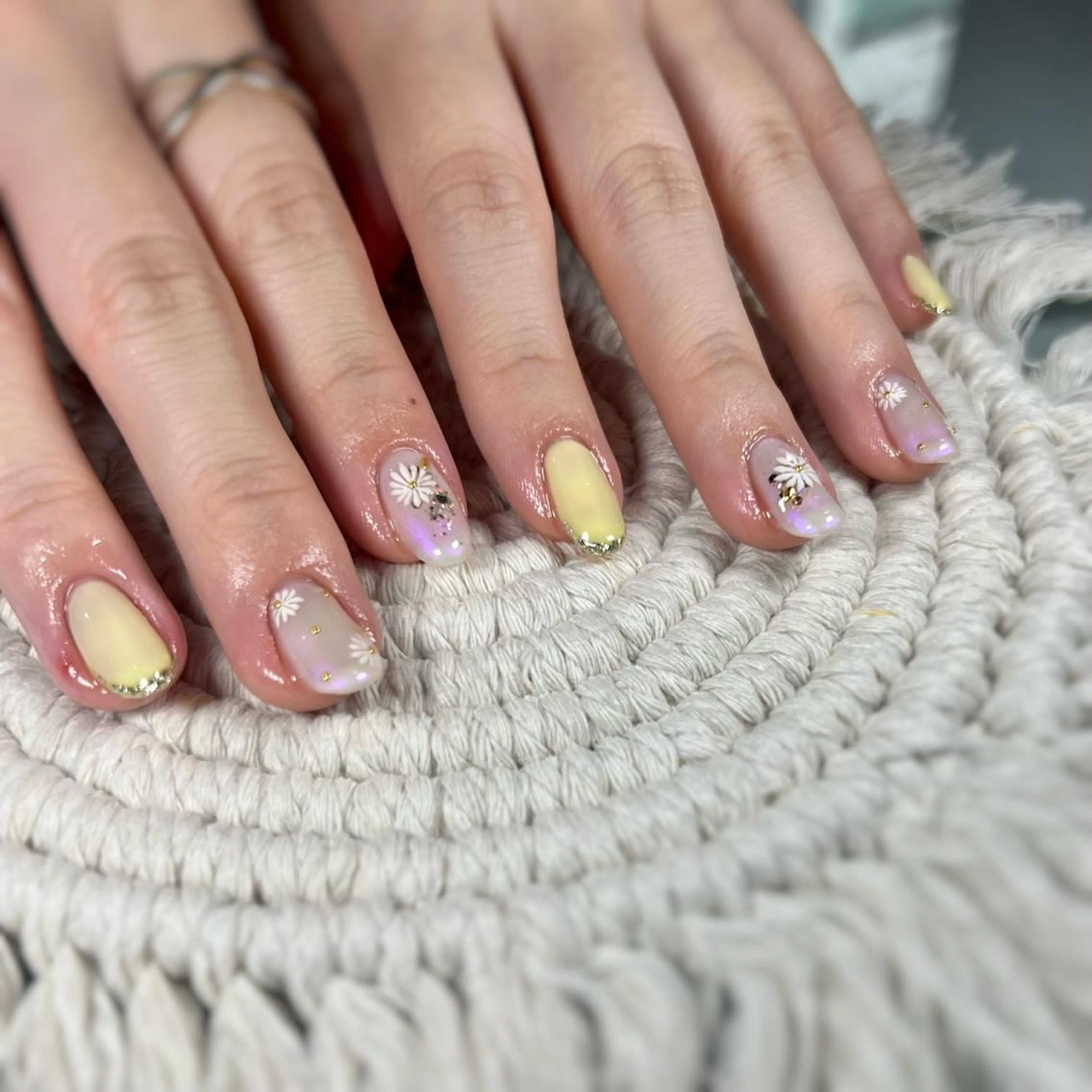 ネイル ハンドネイル vary clue所属・nailist🌻 YUKARIのネイルデザイン