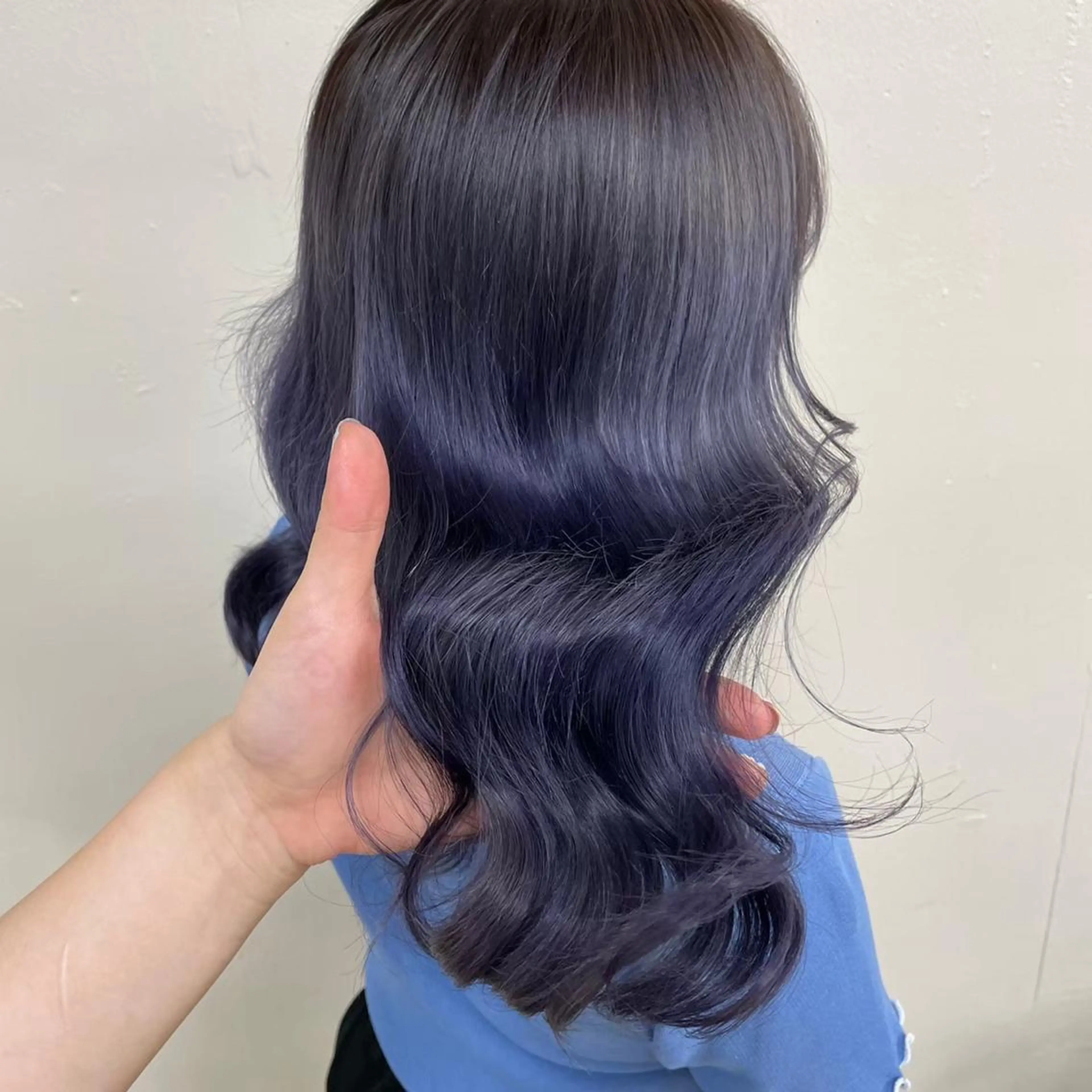 セミロング ブリーチ✖️ 縮毛LANDのヘアスタイル