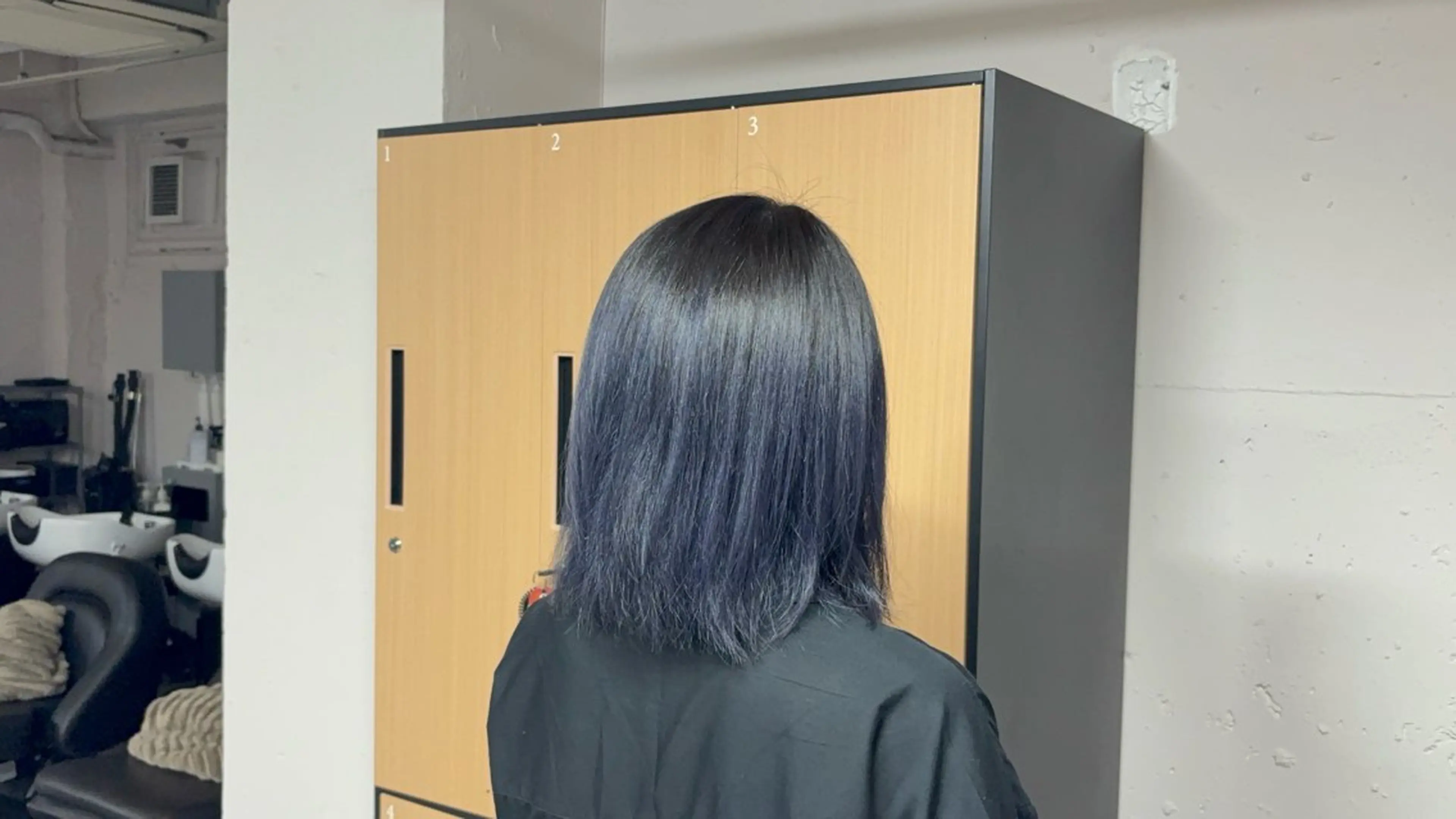 ミディアム カット ヘアカラー tokute 中野真咲🐺のヘアスタイル