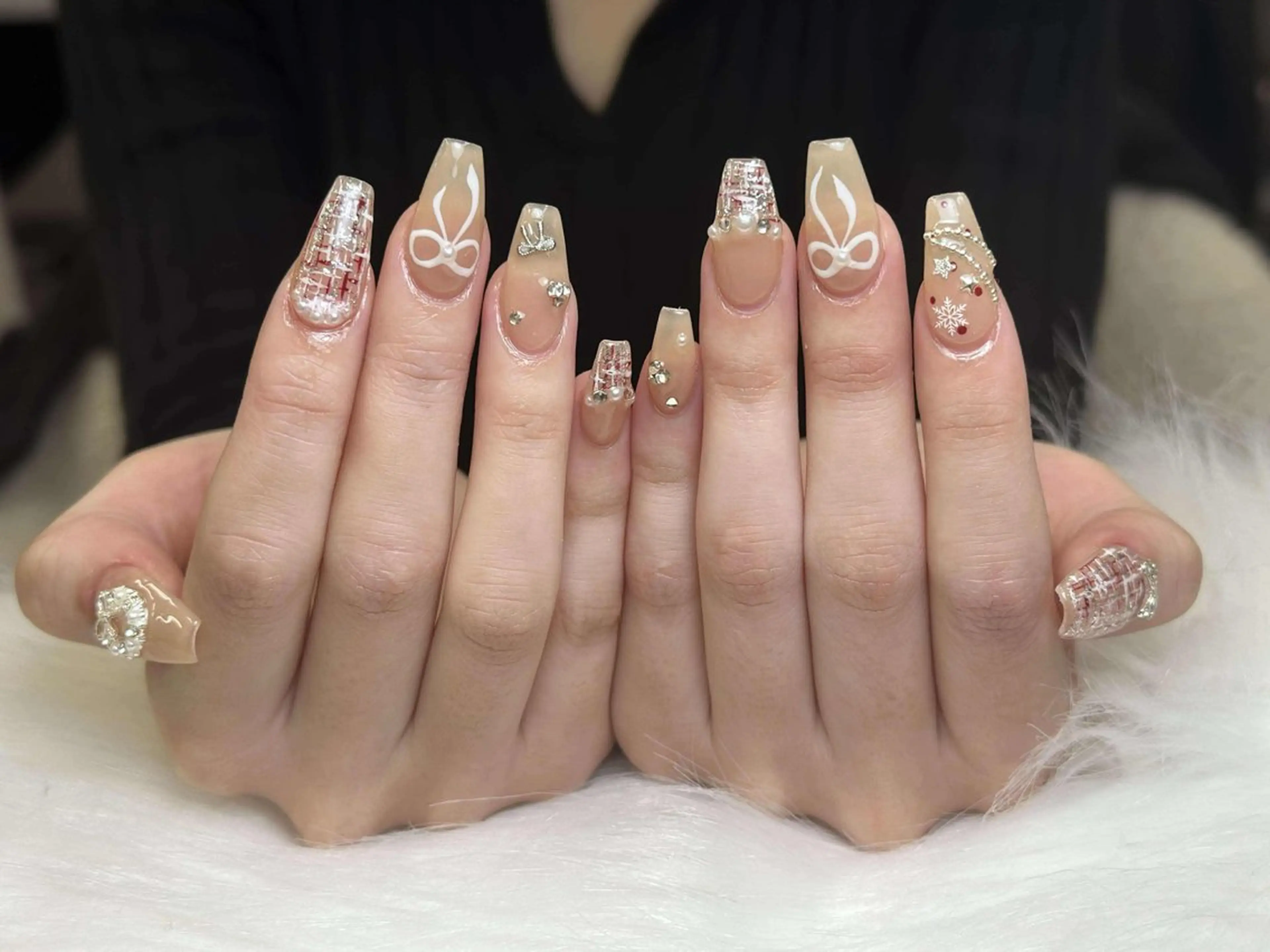 ネイル グラデーション キラキラネイル ワンカラーネイル 冬ネイル Jenn Nail Salonのネイルデザイン