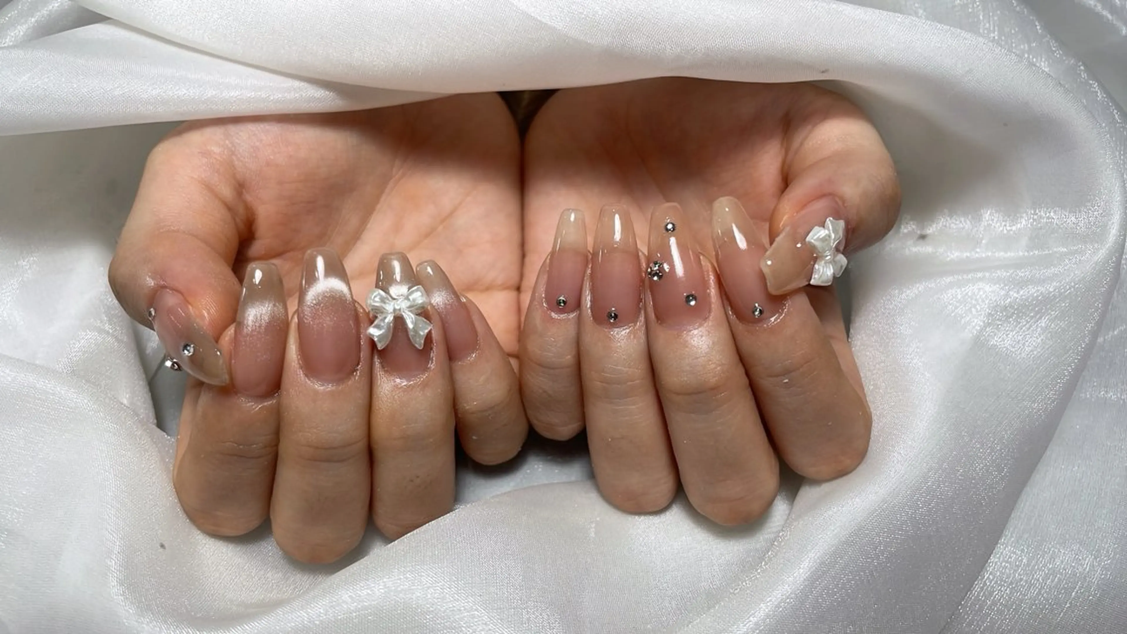 ネイル ハンドネイル ハンドケア モナ& あきのネイルデザイン