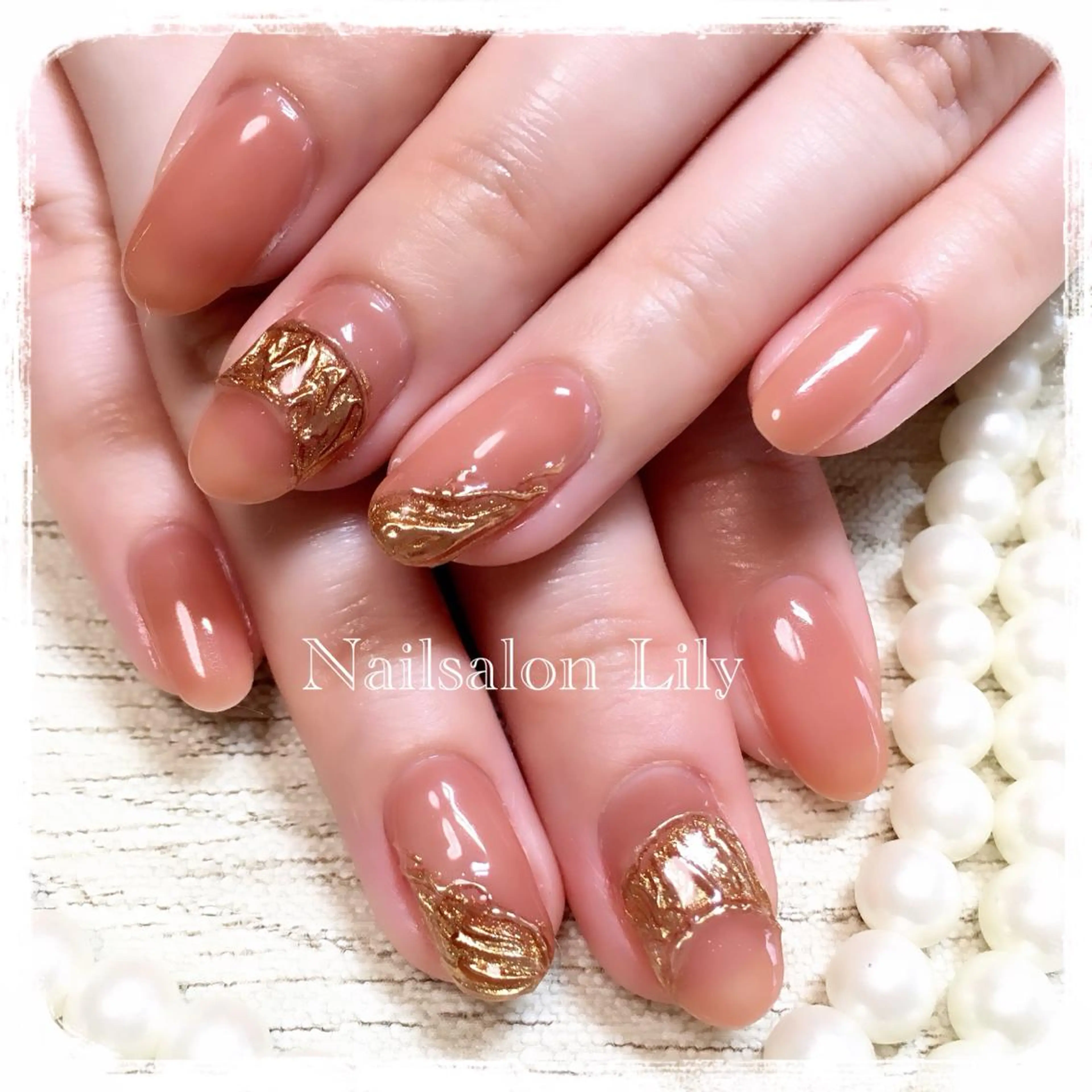 ネイル ミラーネイル Nailsalon Lilyのネイルデザイン