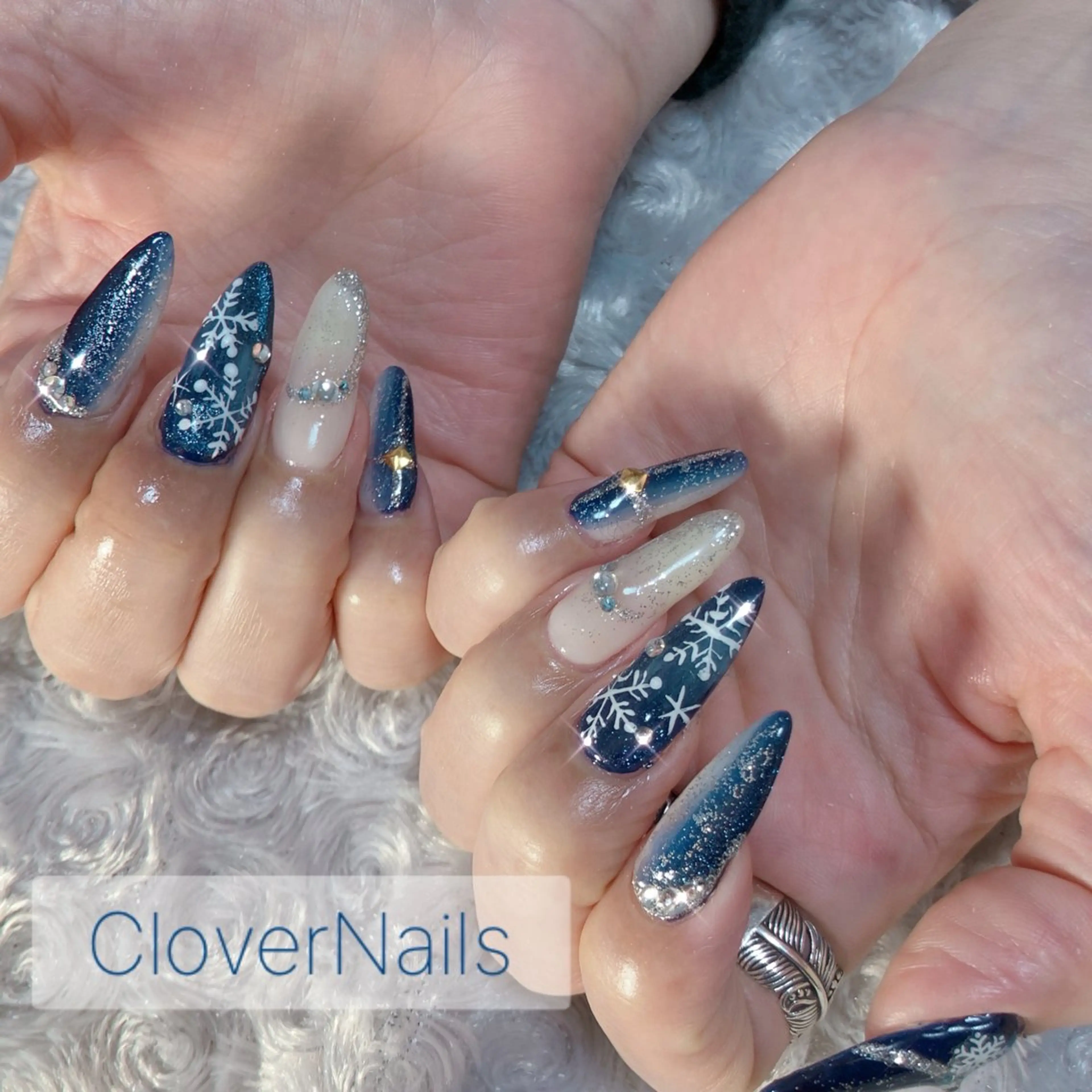 ネイル アートネイル キラキラネイル ラメ(グリッター) マグネットネイル 持ち込み ハンドネイル 自宅ネイルサロン クロバーネイルのネイルデザイン