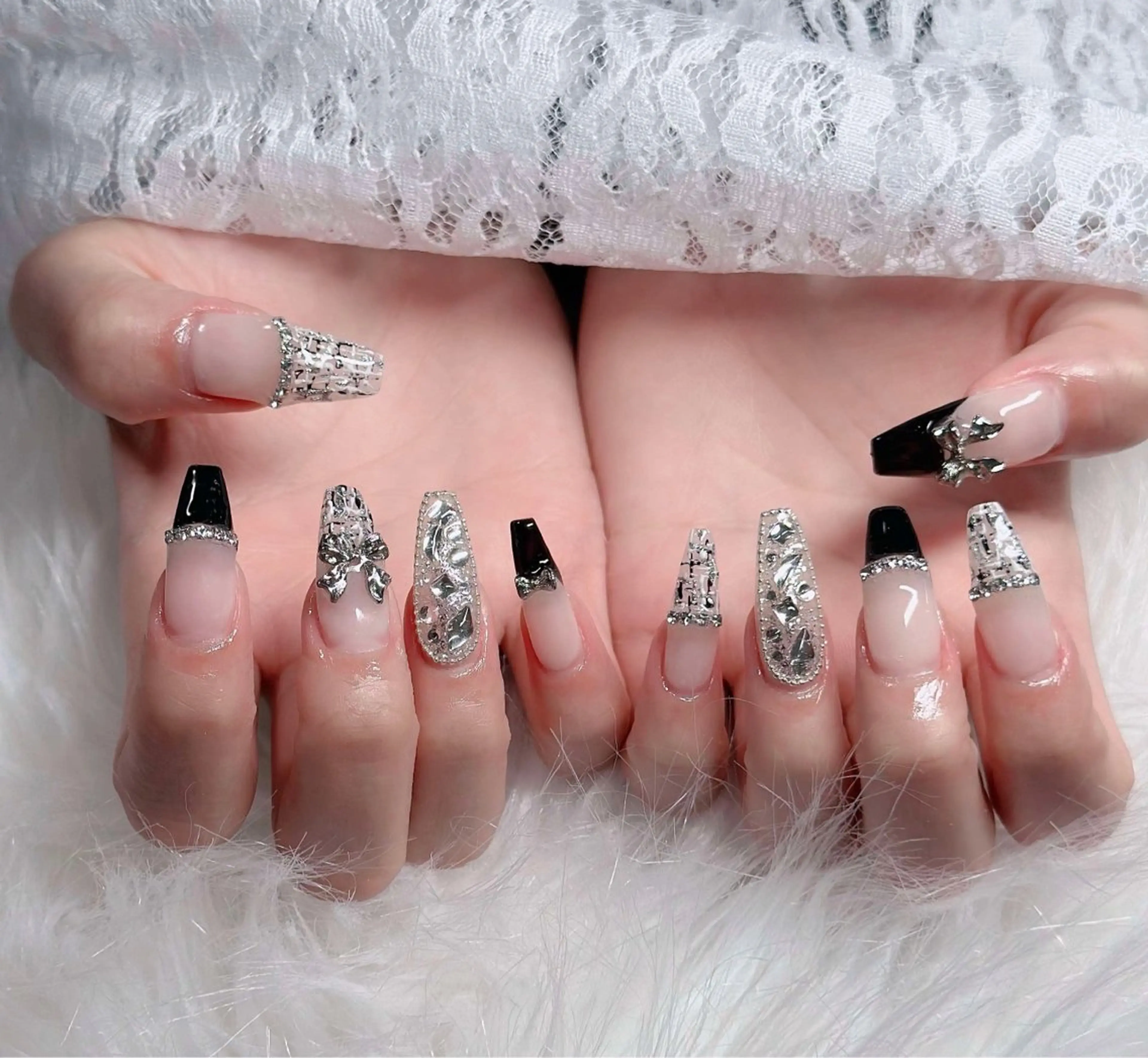 ネイル オーロラネイル フレンチネイル ジェルネイル ハロウィン キラキラネイル ハンドネイル H.baby Nail Salonのネイルデザイン