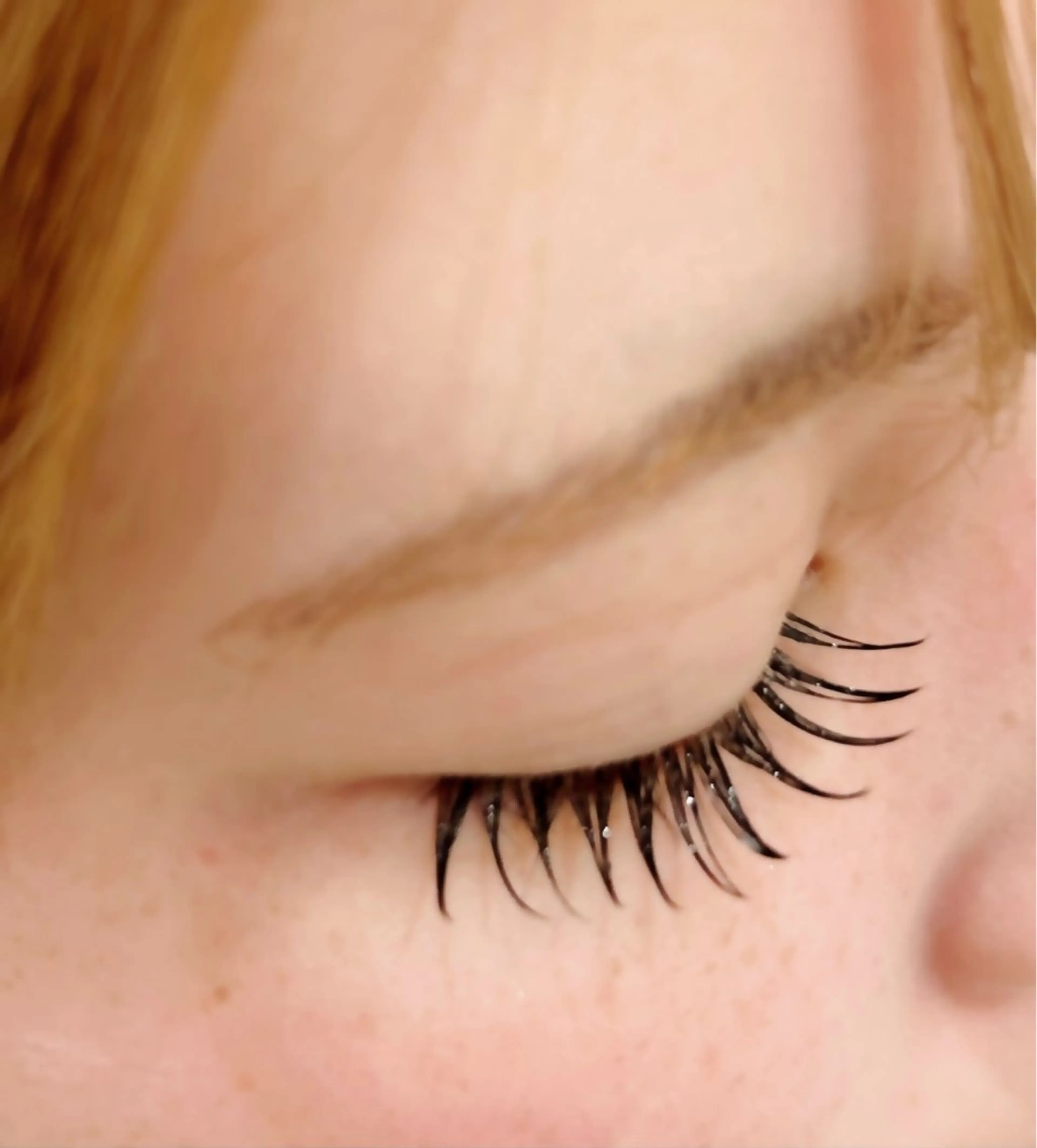 マツエク・マツパ フラットラッシュ Lila甲西店所属・岡田 彩愛の眉毛・アイブロウイメージ