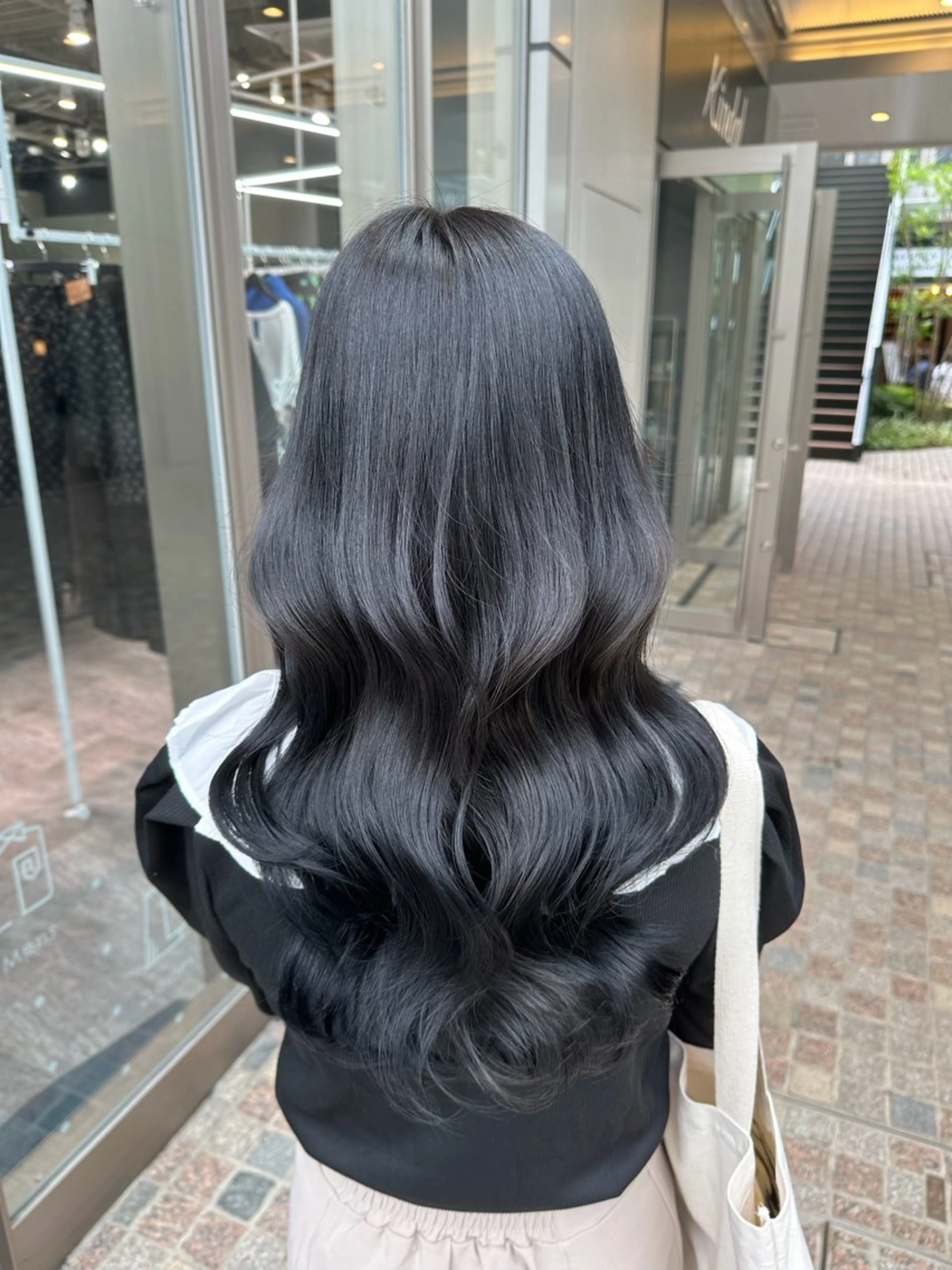 ロング カラー kumu 栄のヘアスタイル