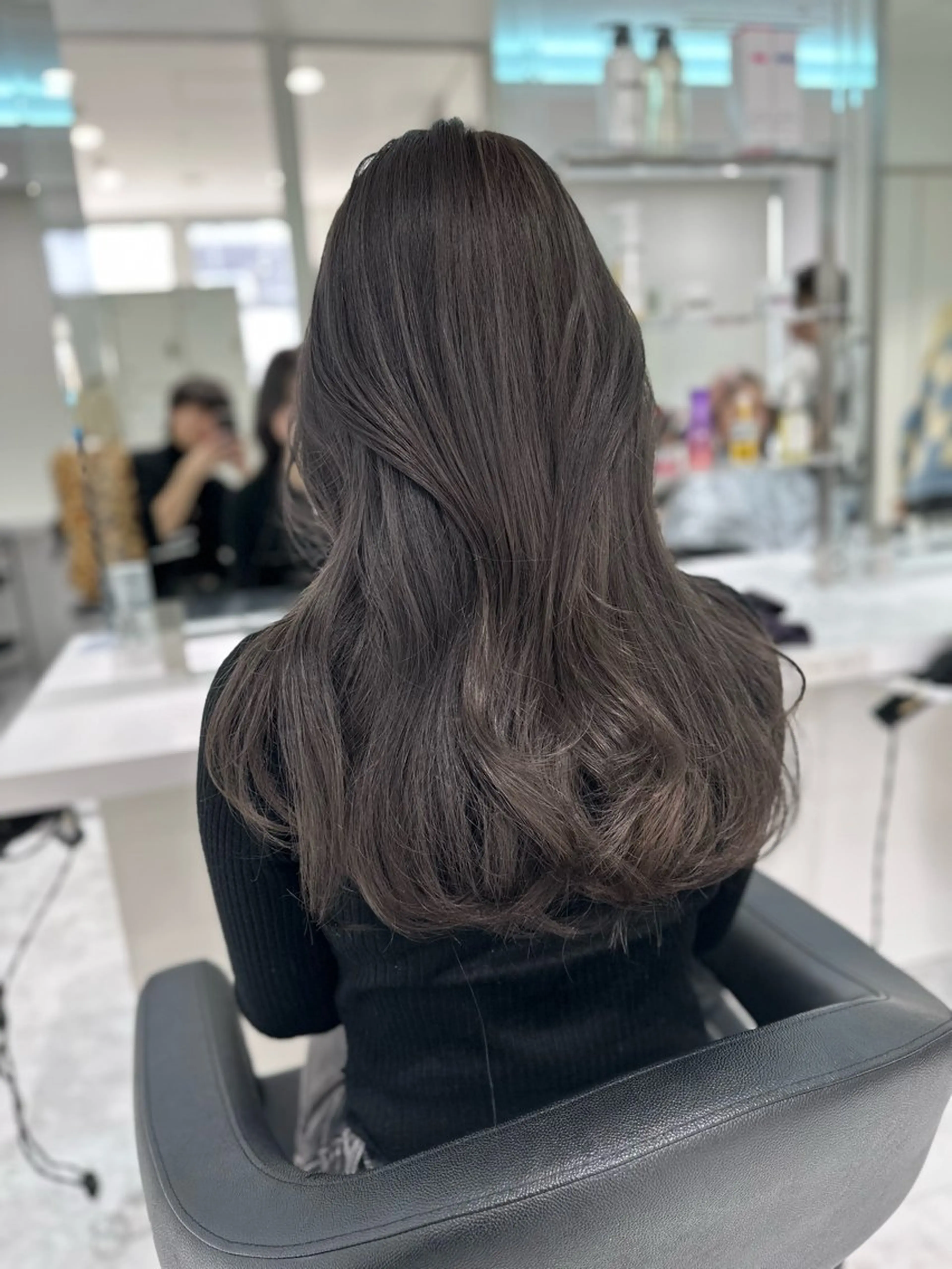 【💎重くない暗髪💎】大人っぽ透明感カラー➕ヒアルロン酸トリートメント➕コテ巻仕上げ🕊🤍の写真