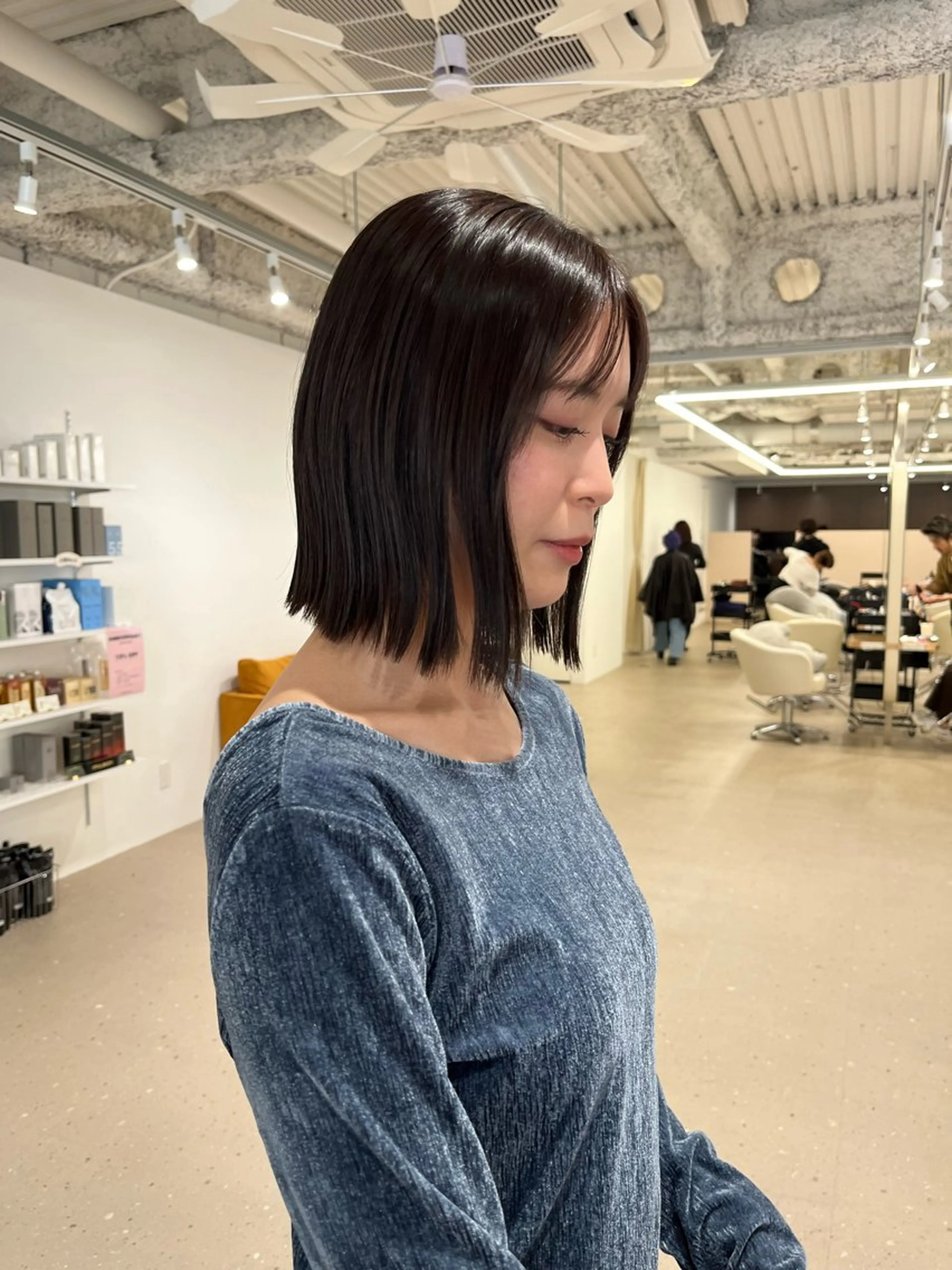 ミディアム カラー 阪本 桃のヘアスタイル