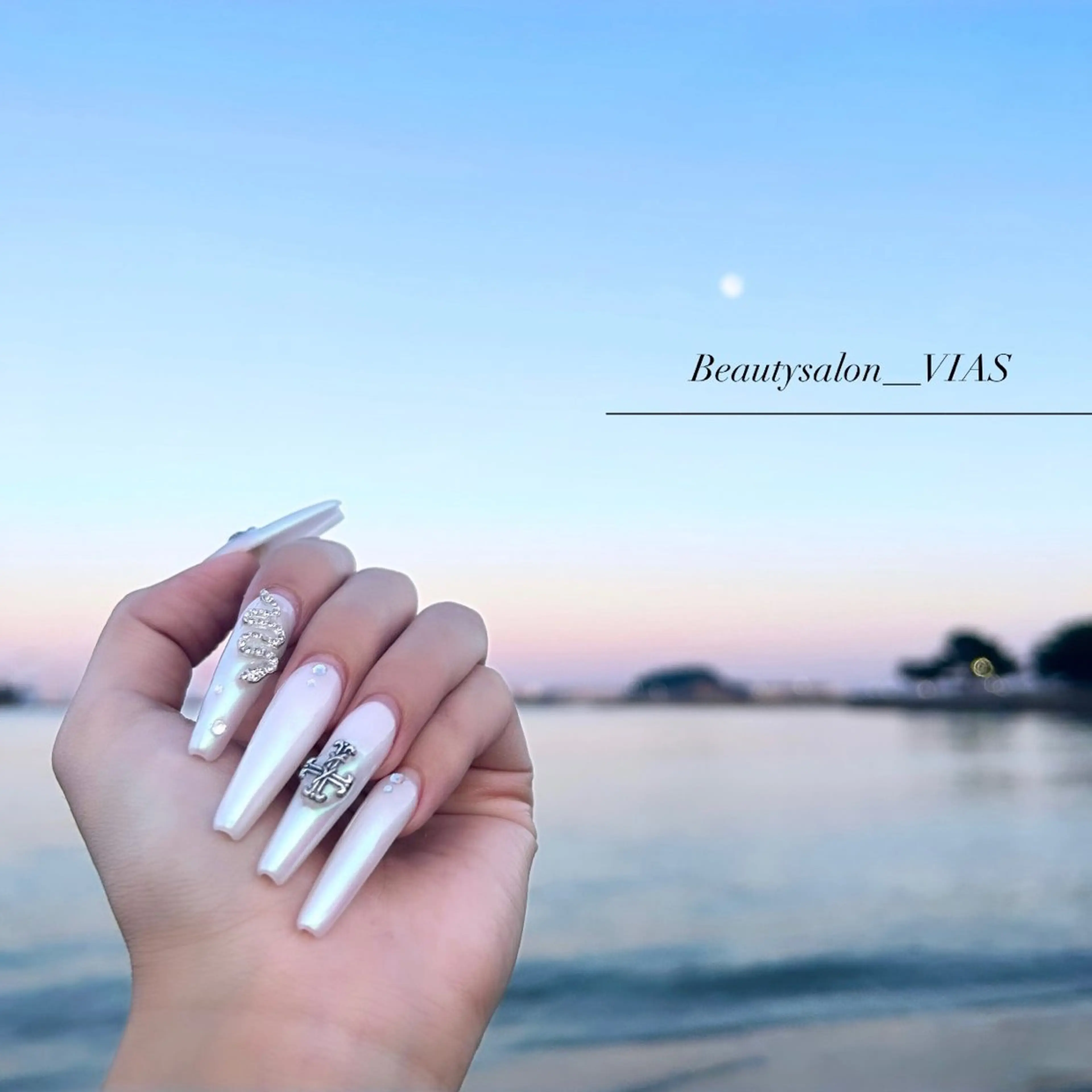 ネイル ハンドネイル VIAS 〜EYE&NAIL〜のネイルデザイン
