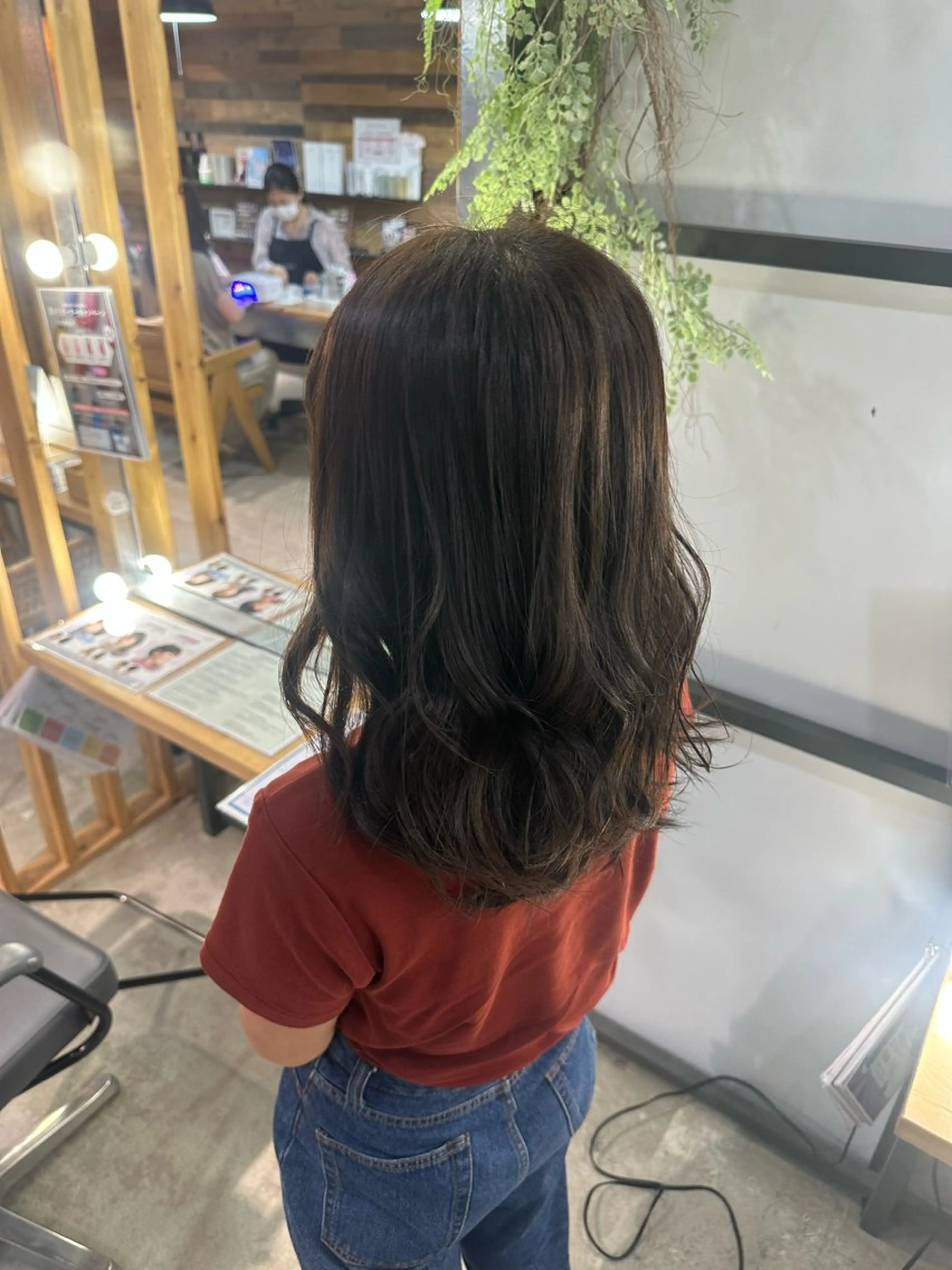 セミロング 溜 一太のヘアスタイル