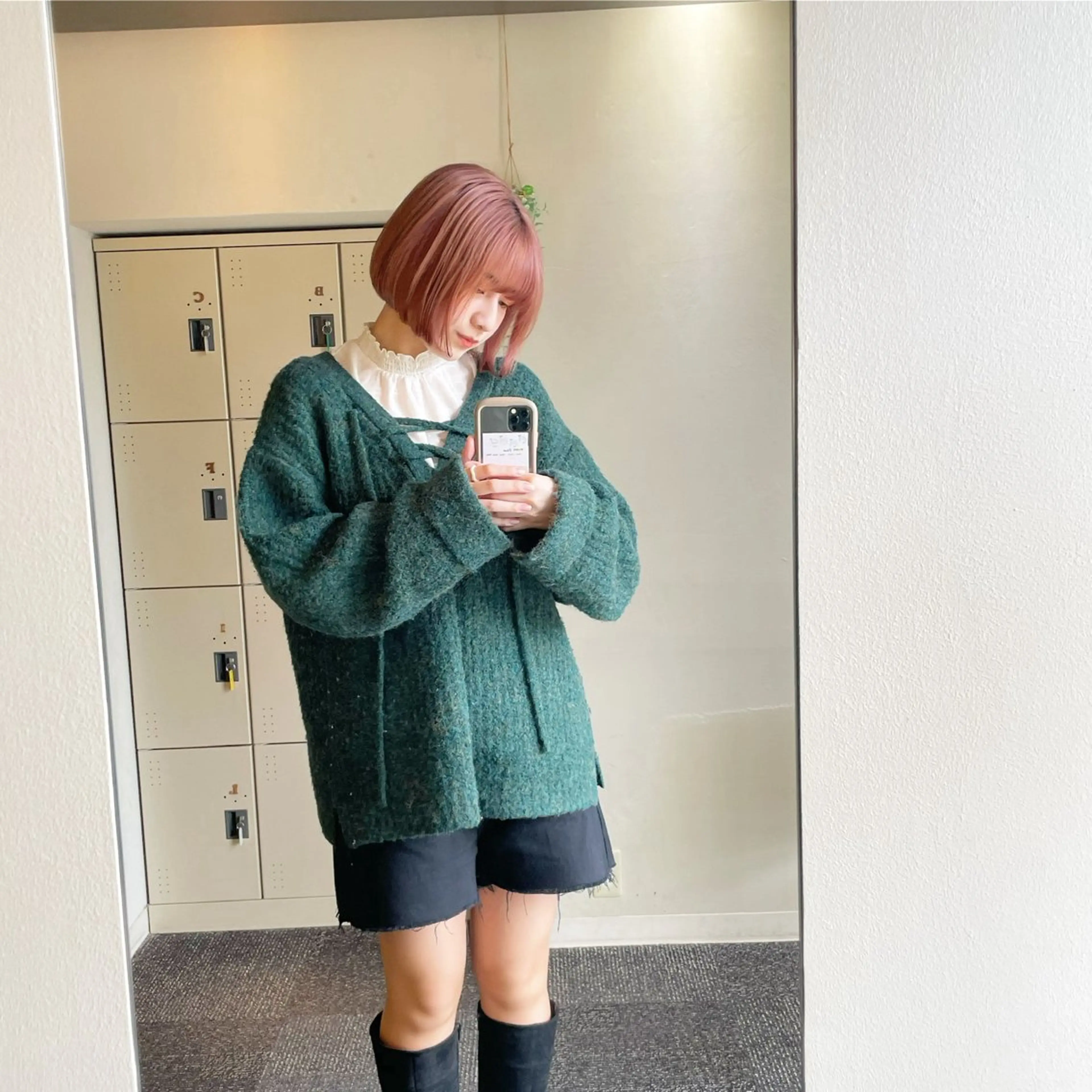 ショート カラー AIconic nagoya所属・縮毛矯正/ レイヤー/ミディアムのヘアスタイル