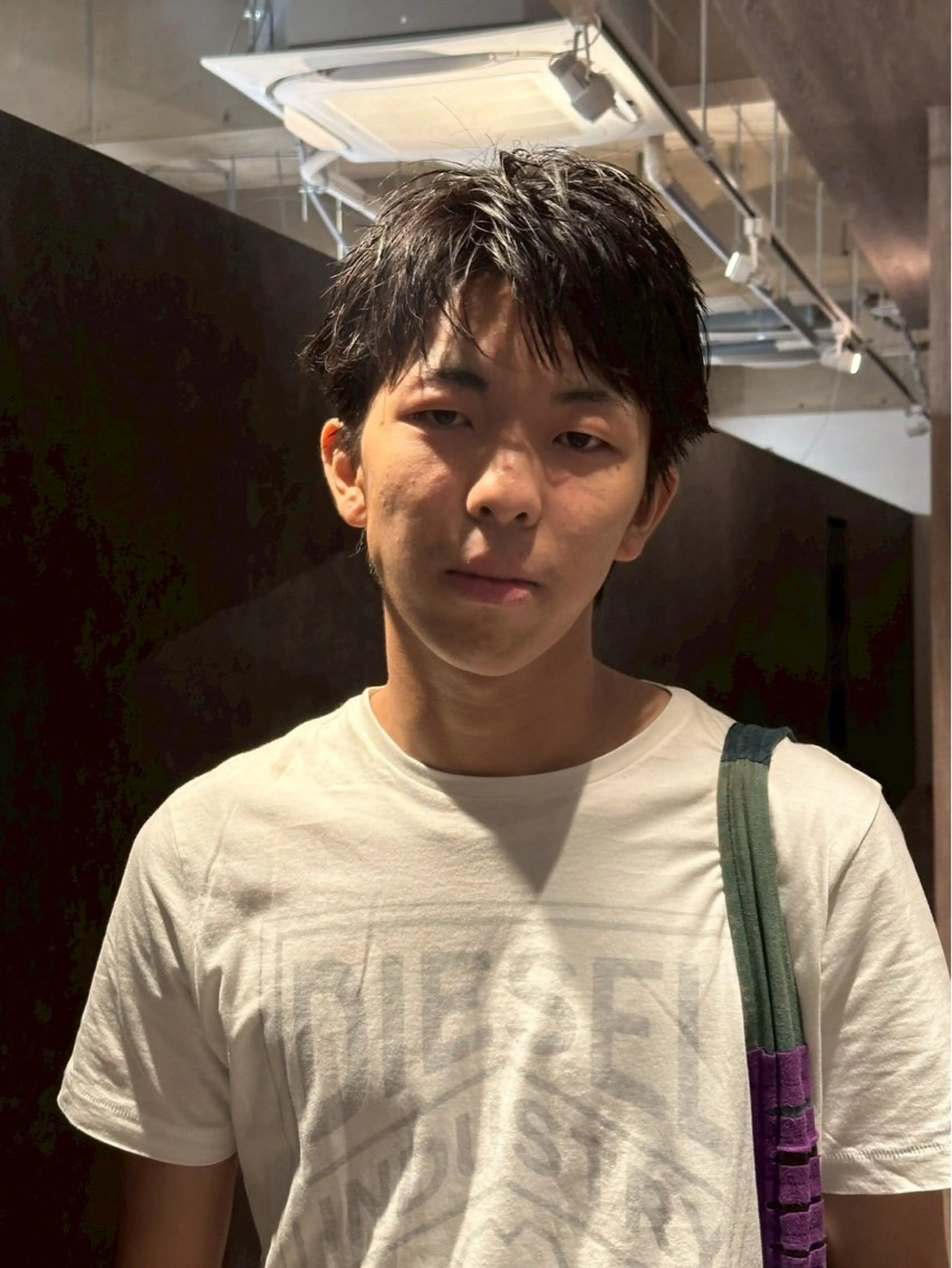 ショート パーマ メンズ メンズブリーチ センターパート フェードカット フェザーパーマ メンズハイライト カット パーマ トリートメント 金山駅前/メンズ パーマ/真柄 恒輝のヘアスタイル