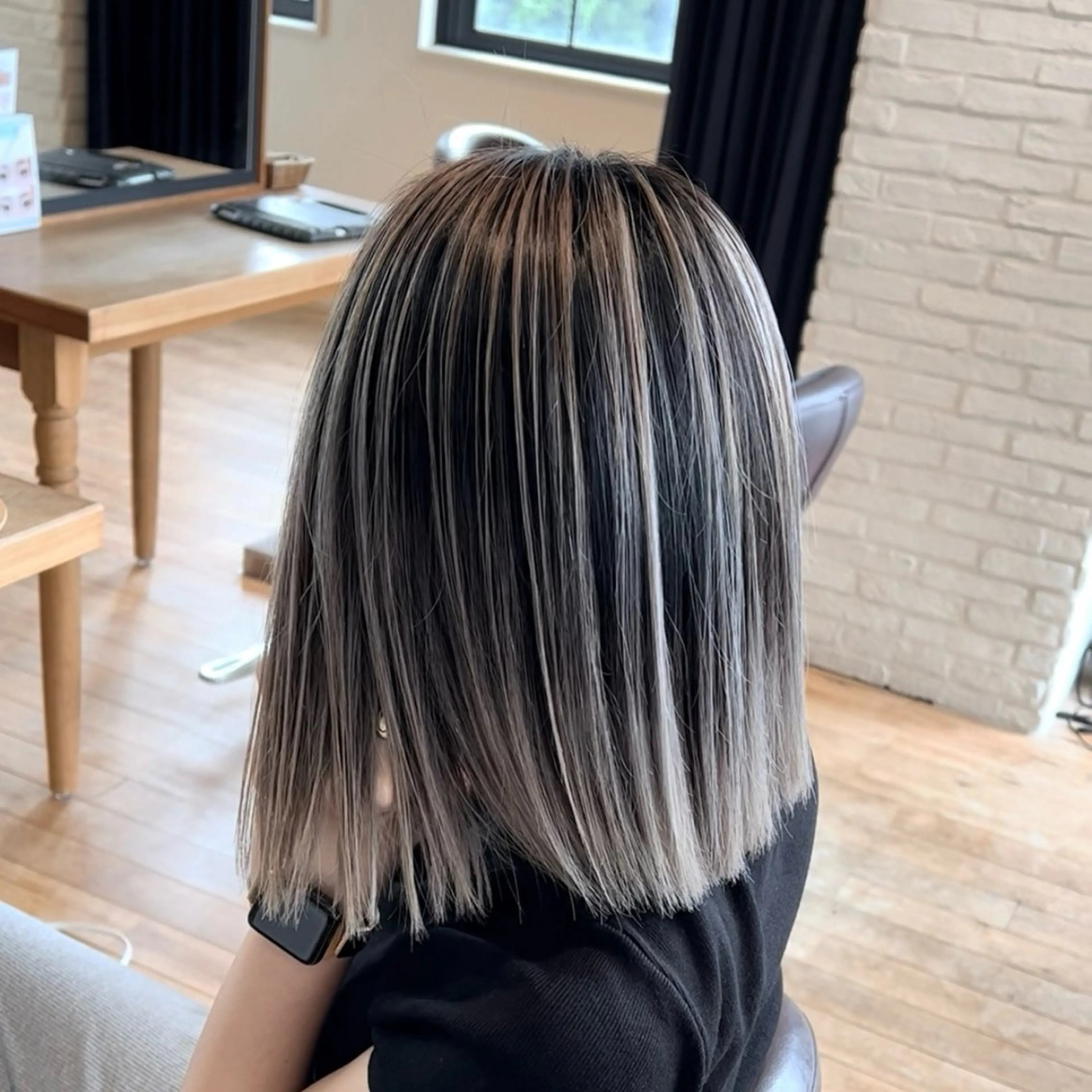 ショート レイヤーカット カット ヘアカラー 小林 竜弥のヘアスタイル