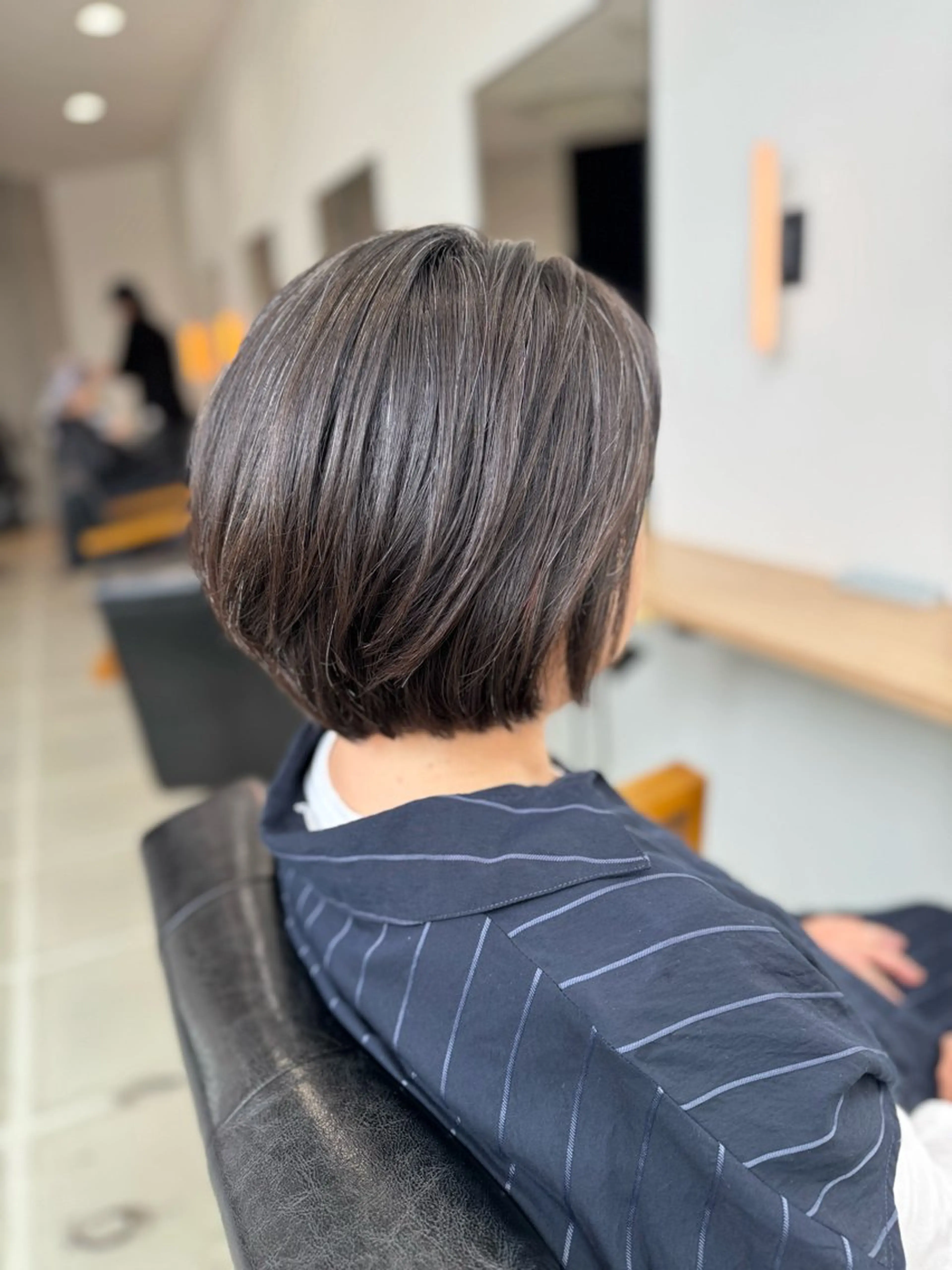 ミディアム ボブ 小川 真由子のヘアスタイル