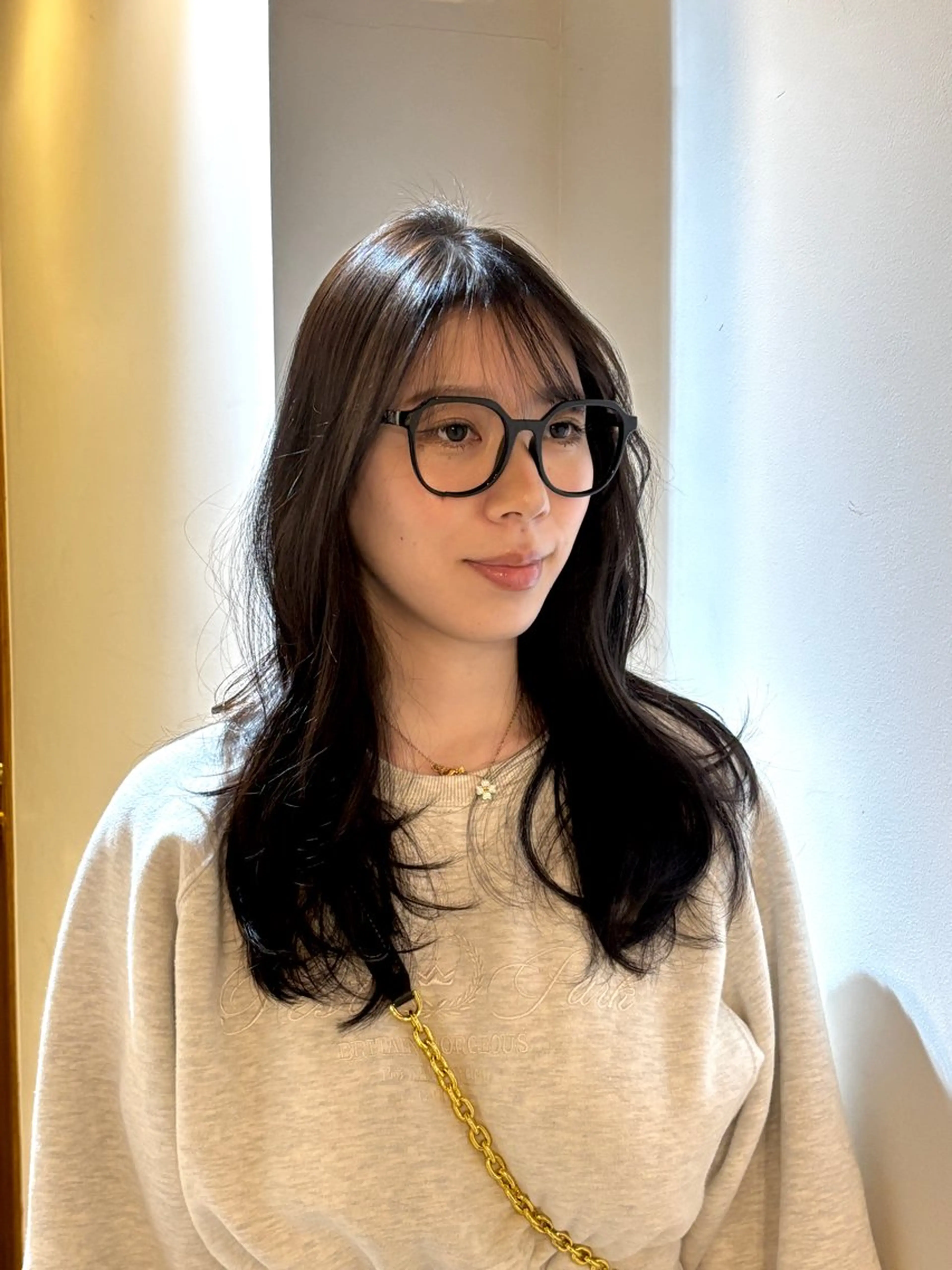 ロング ロングレイヤー レイヤーカット ロング 岸本 まほのヘアスタイル