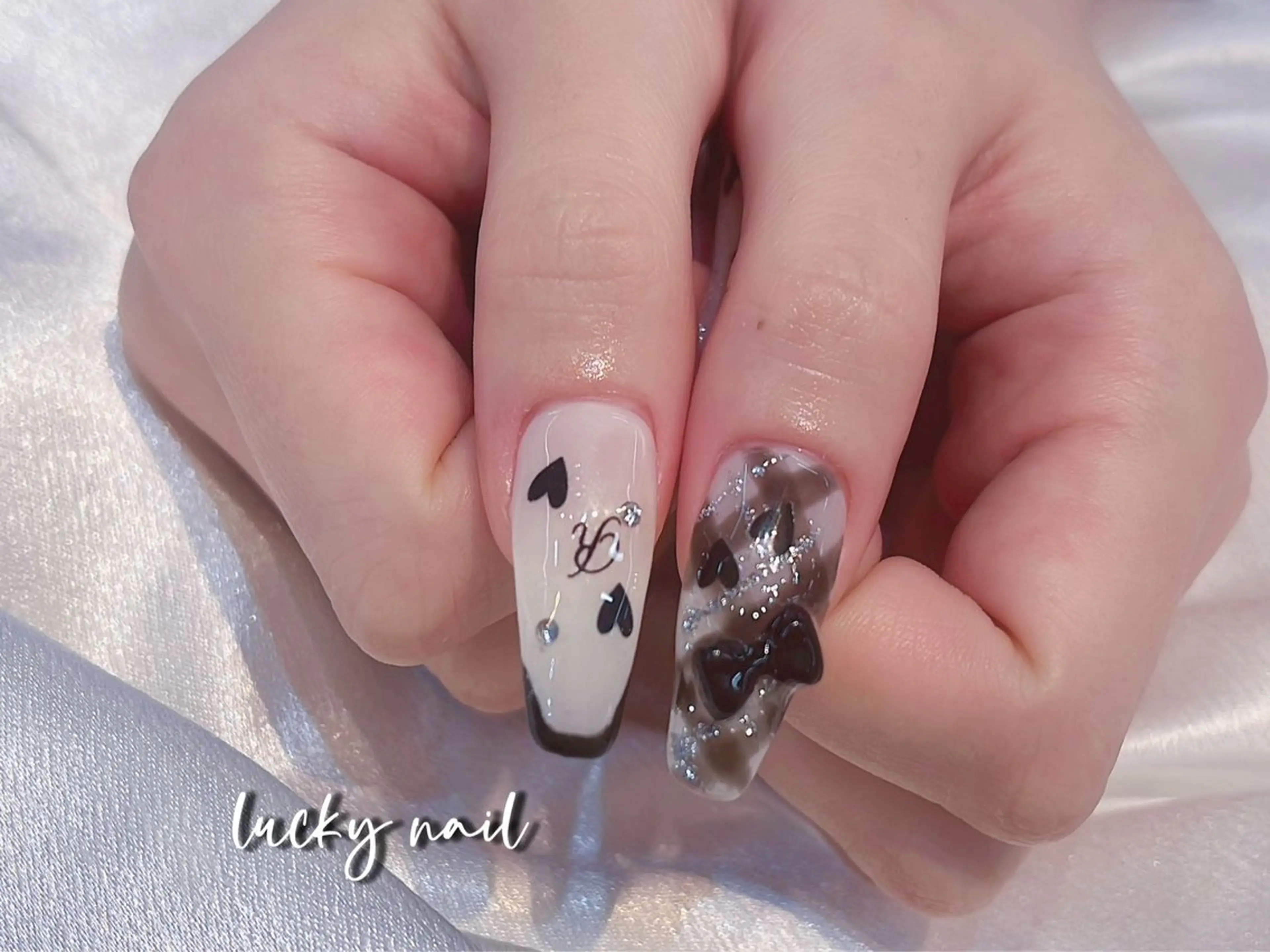 ネイル チークネイル 長さ出し ジェルネイル マグネットネイル 持ち込み Lucky nail  小林和希のネイルデザイン