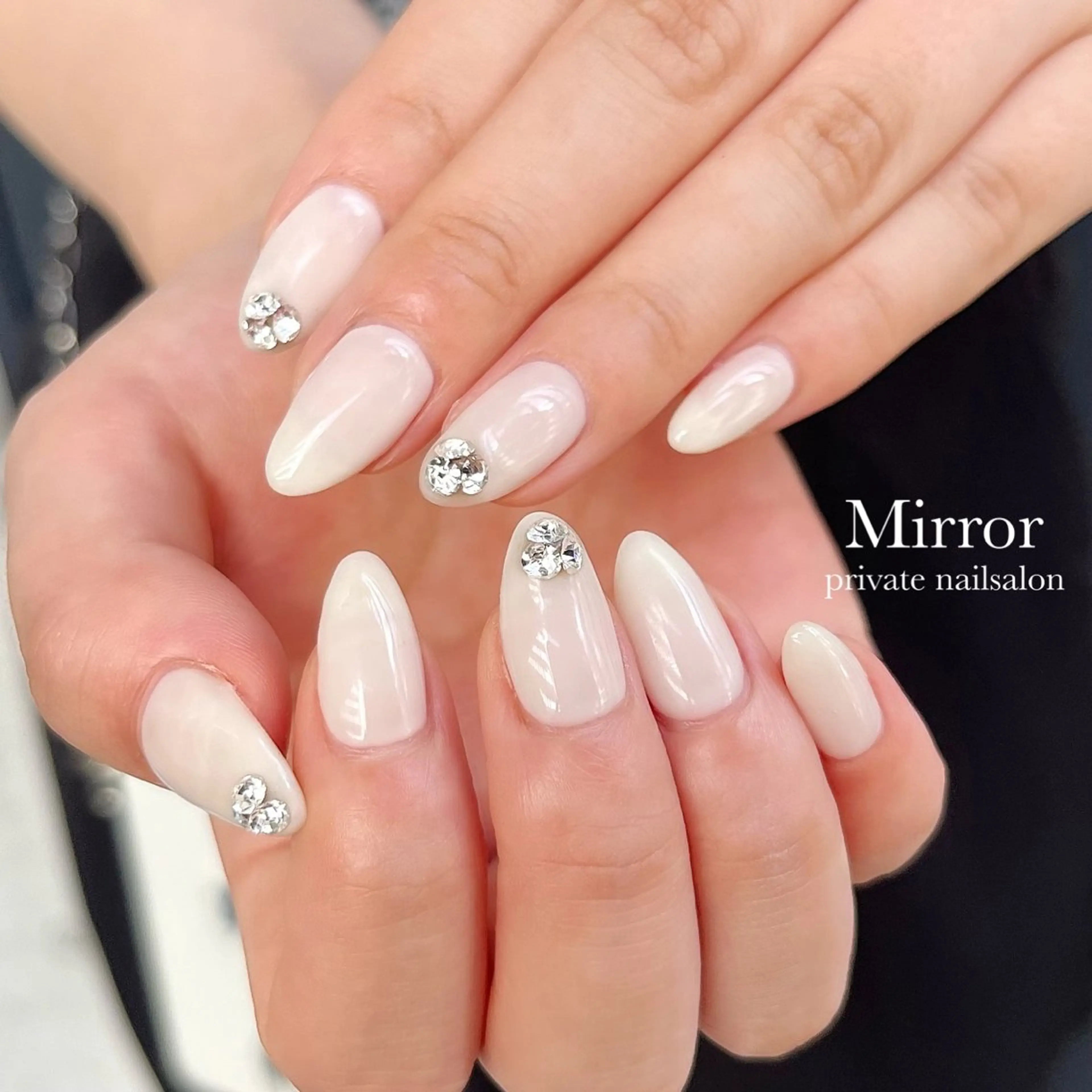 ネイル nailsalon Mirrorのネイルデザイン