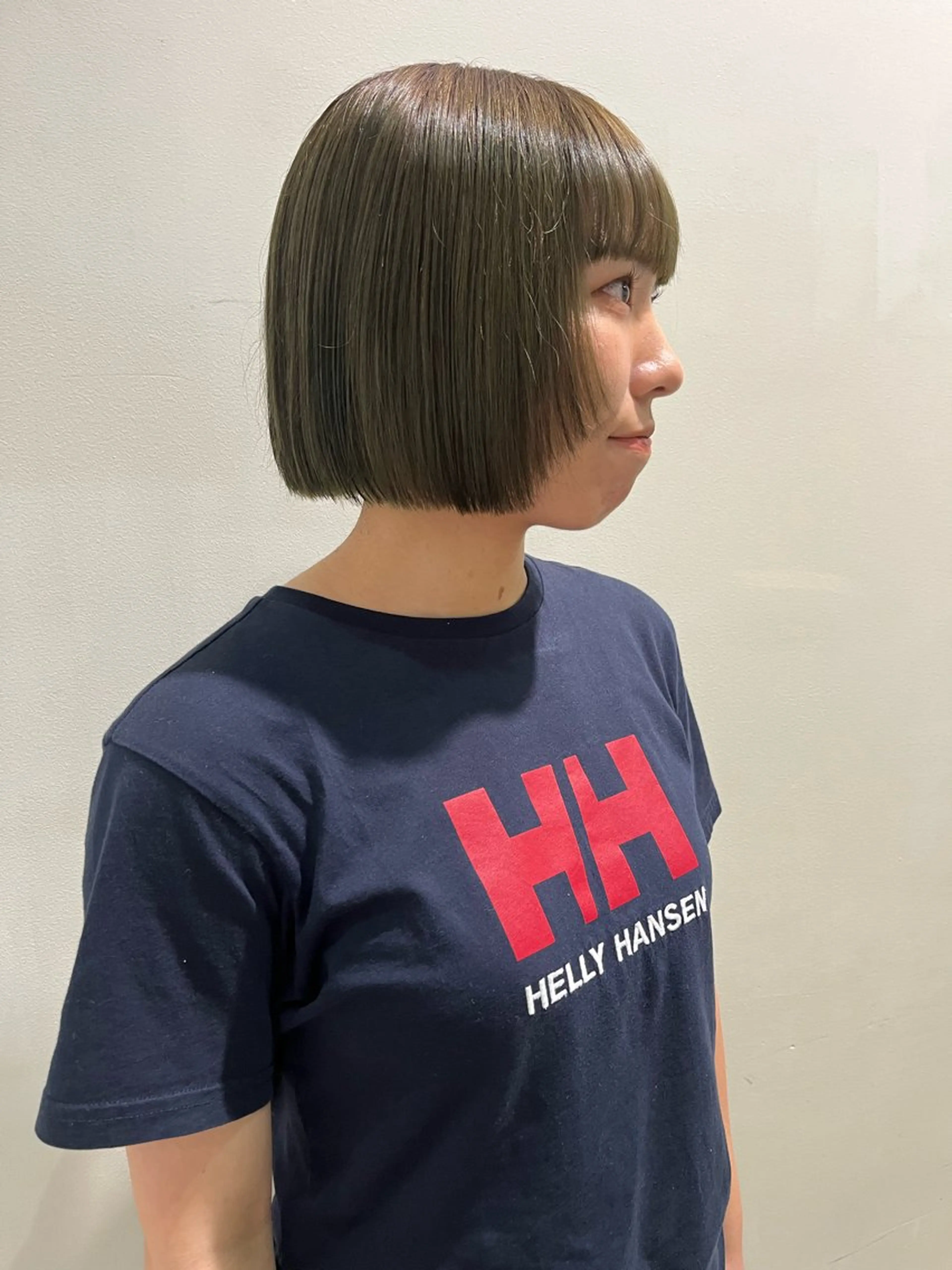 ミディアム 切りっぱなしボブ ボブ 顔周りカット 松野 心音のヘアスタイル