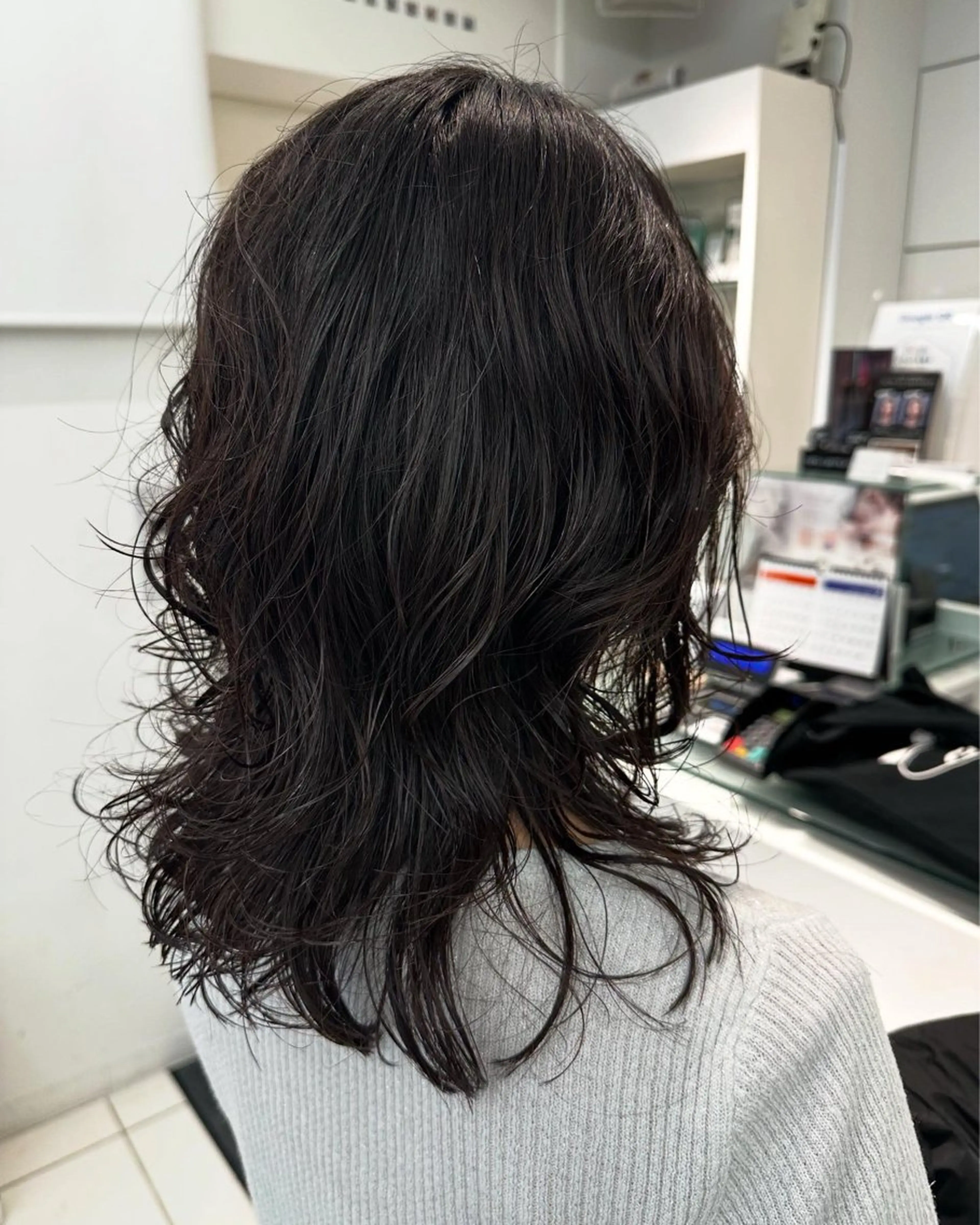 ミディアム パーマ ミディアムパーマ ウルフカット 小野 瑞季のヘアスタイル