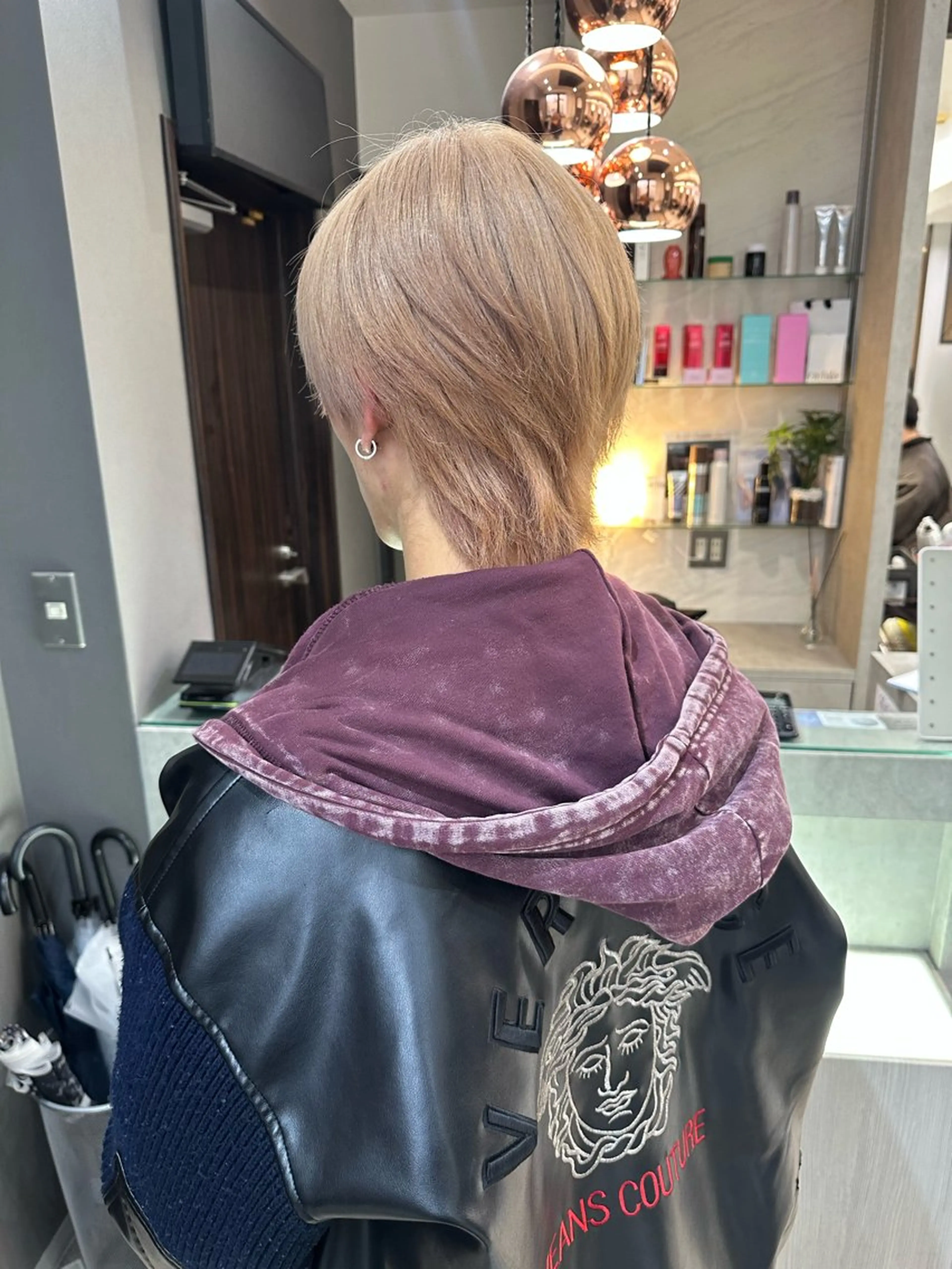 ショート カラー メンズ メンズブリーチ メンズ韓国風 ベージュカラー ブリーチ ブラウンカラー ヘアカラー AYAKASA 暖色カラー/レイヤーのヘアスタイル