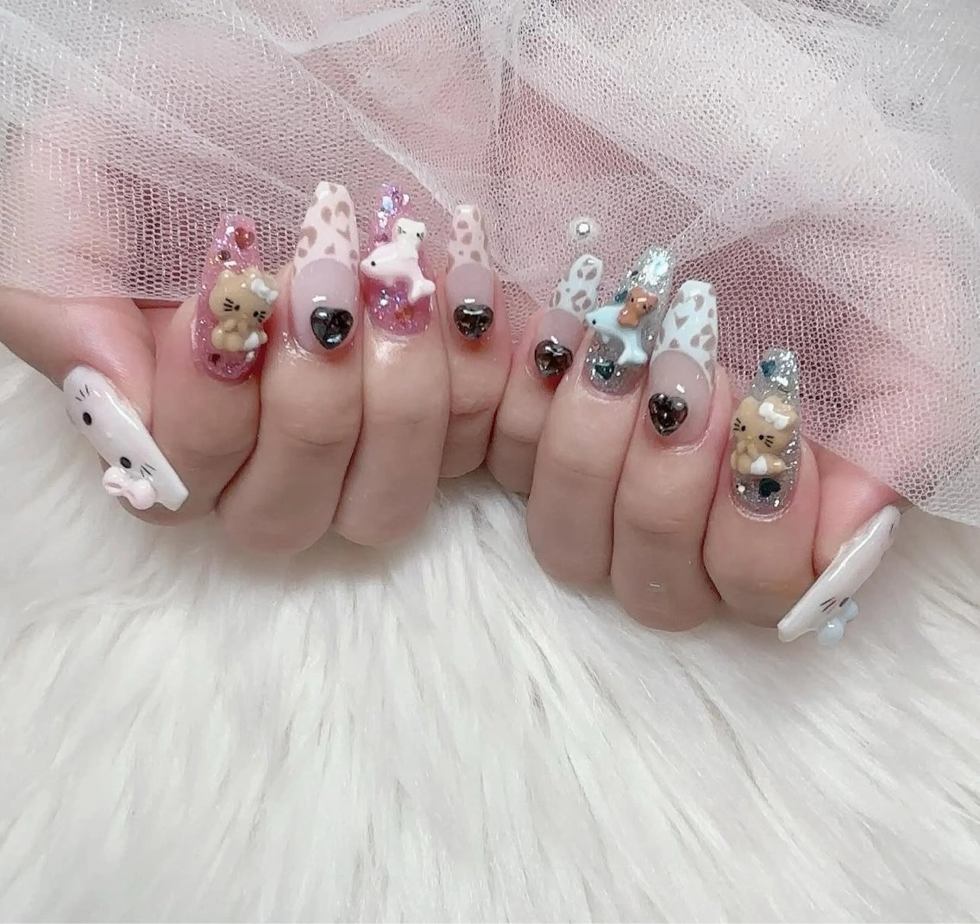 ネイル オーロラネイル クリアネイル フラッシュネイル ジェルネイル グラデーション ハンドネイル LilyLala Nailsalonのネイルデザイン