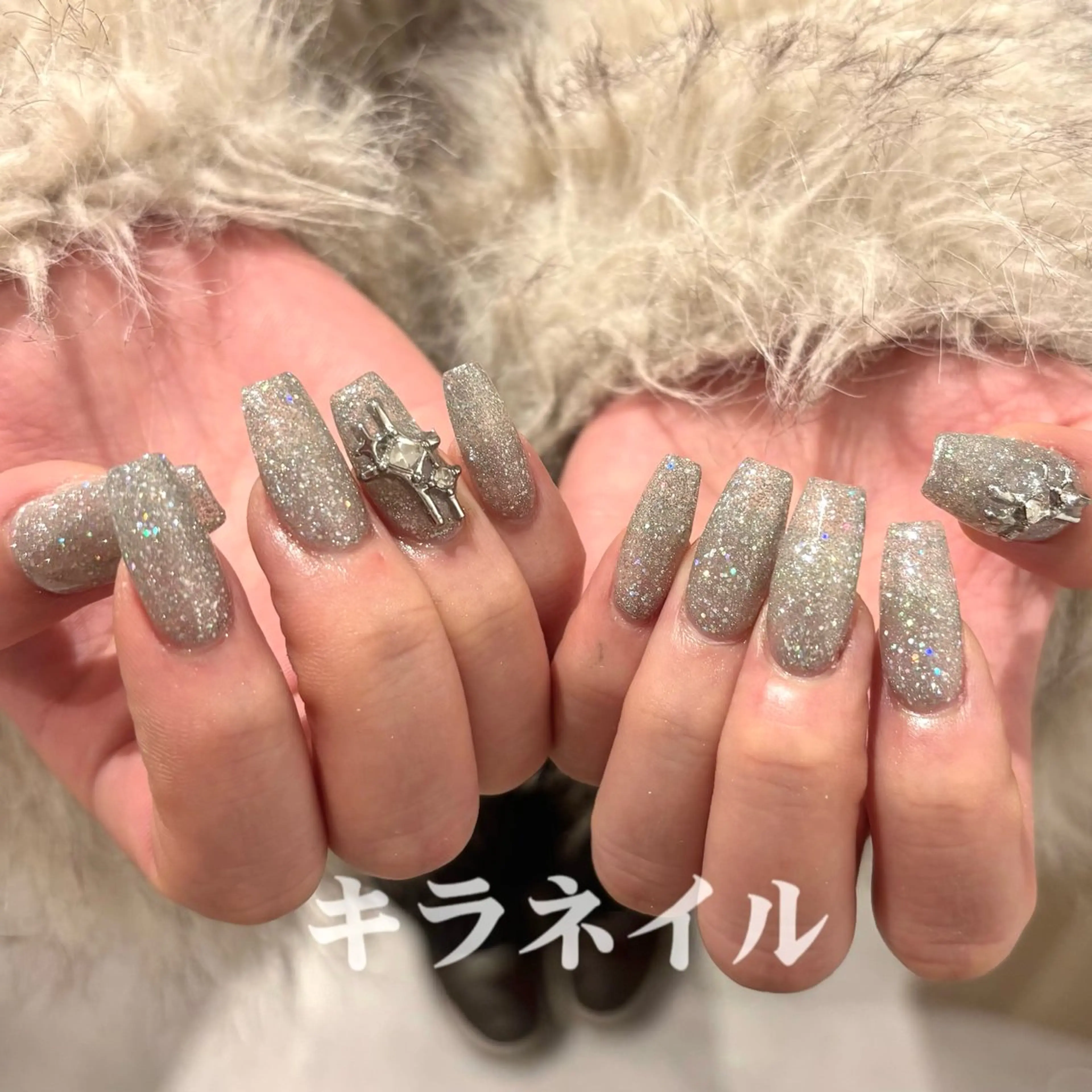 ネイル ハンドネイル 💗キラネイル💗 モチ最高のネイルデザイン