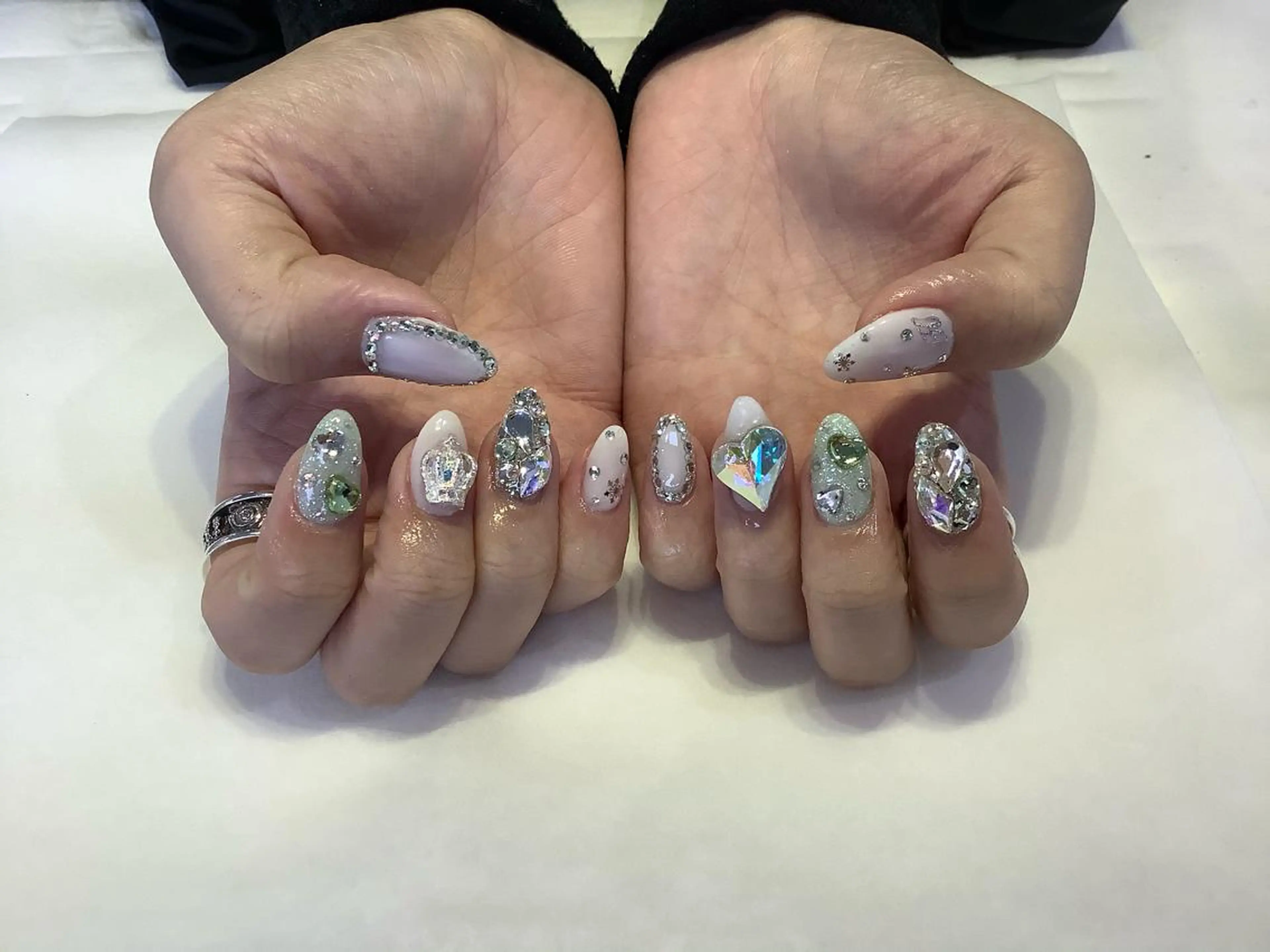 ネイル ハンドネイル 💎🐰 saki. m 🐰💎のネイルデザイン