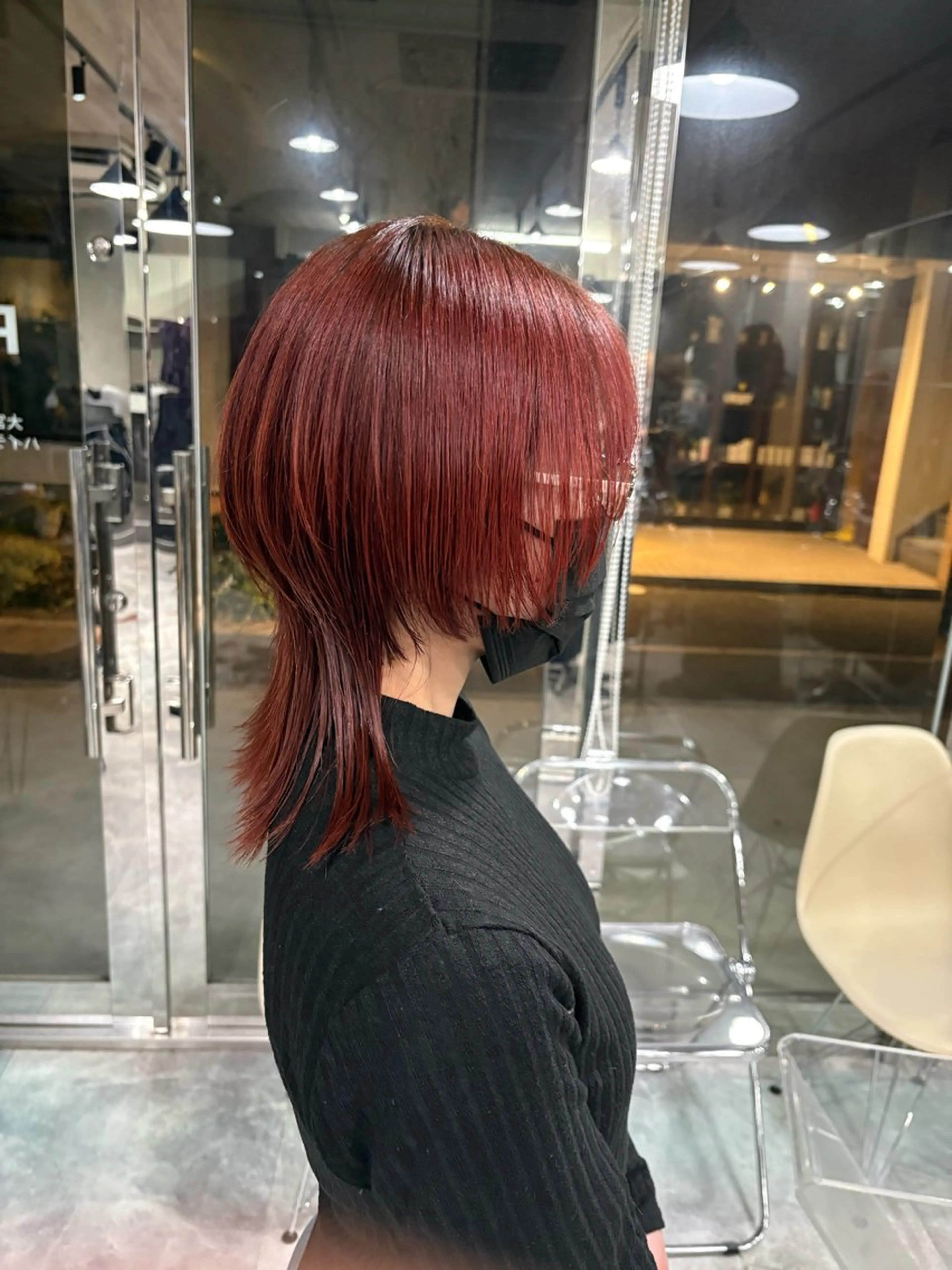 ミディアム がわ/レイヤー /中顔面短縮カットのヘアスタイル