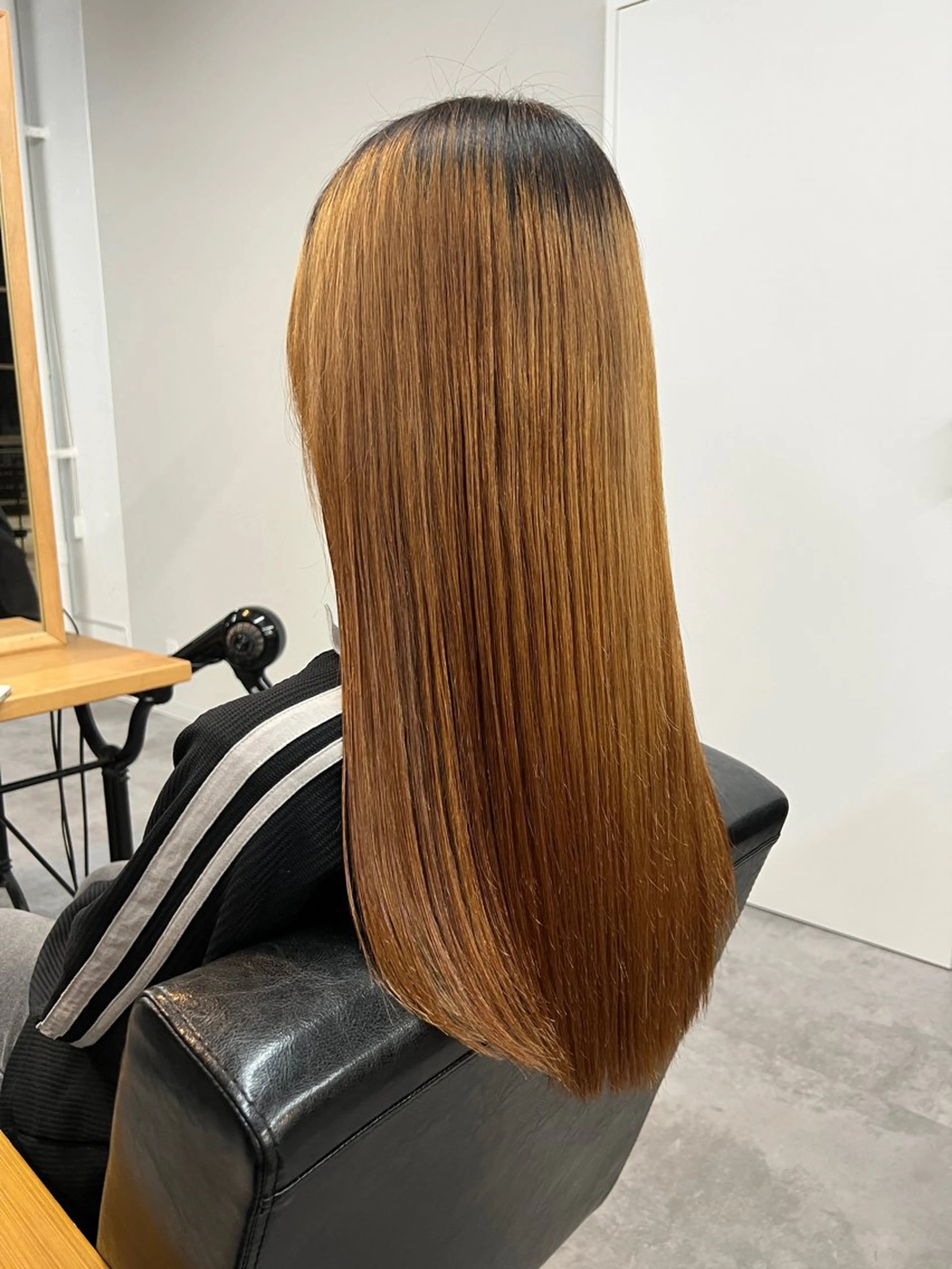 ミディアム カット 縮毛矯正 トリートメント KA ZUのヘアスタイル