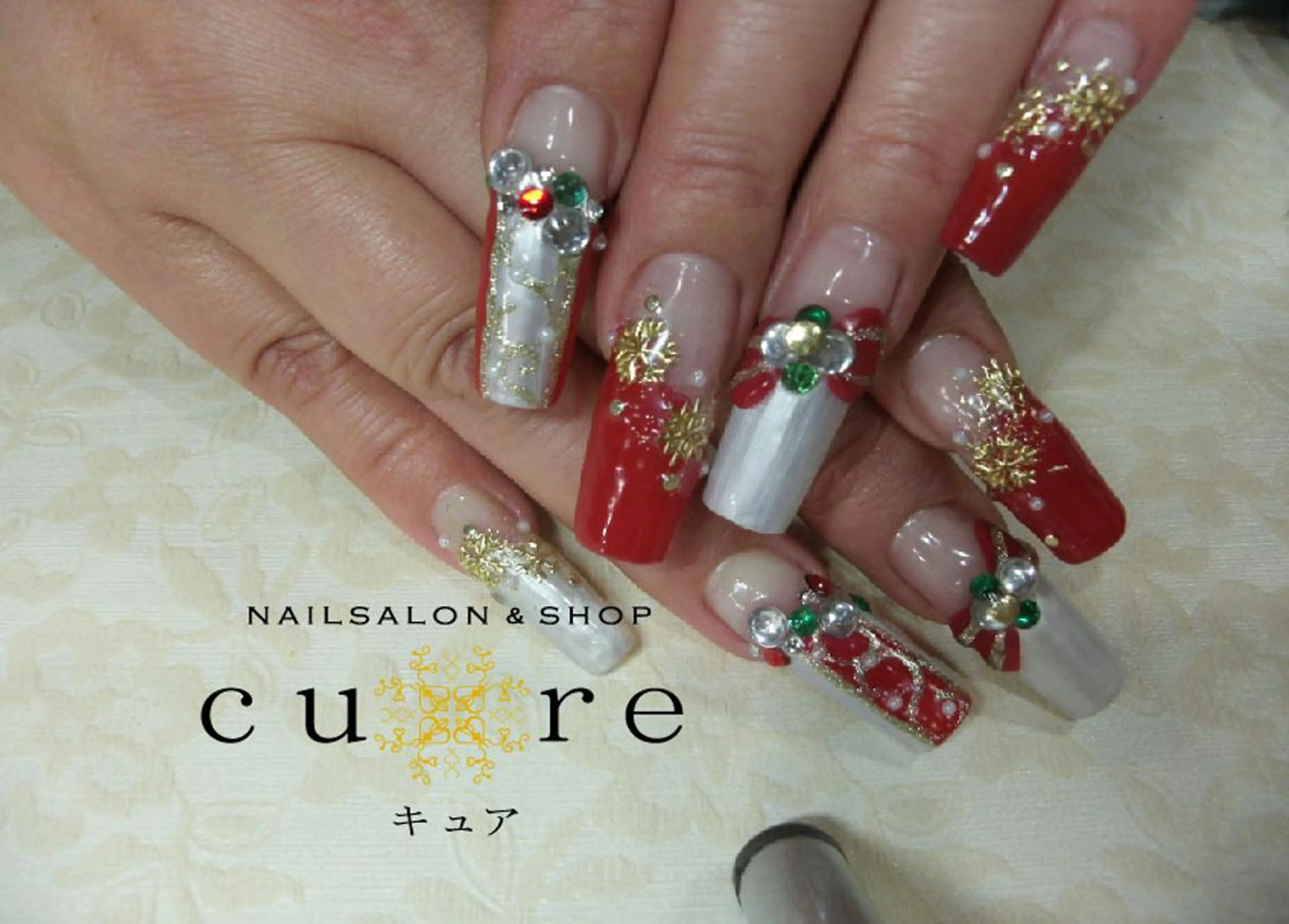 ロング ネイル ロング クリスマス ロングネイル 冬ネイル クリスマス ネイルサロン Cureのネイルデザイン