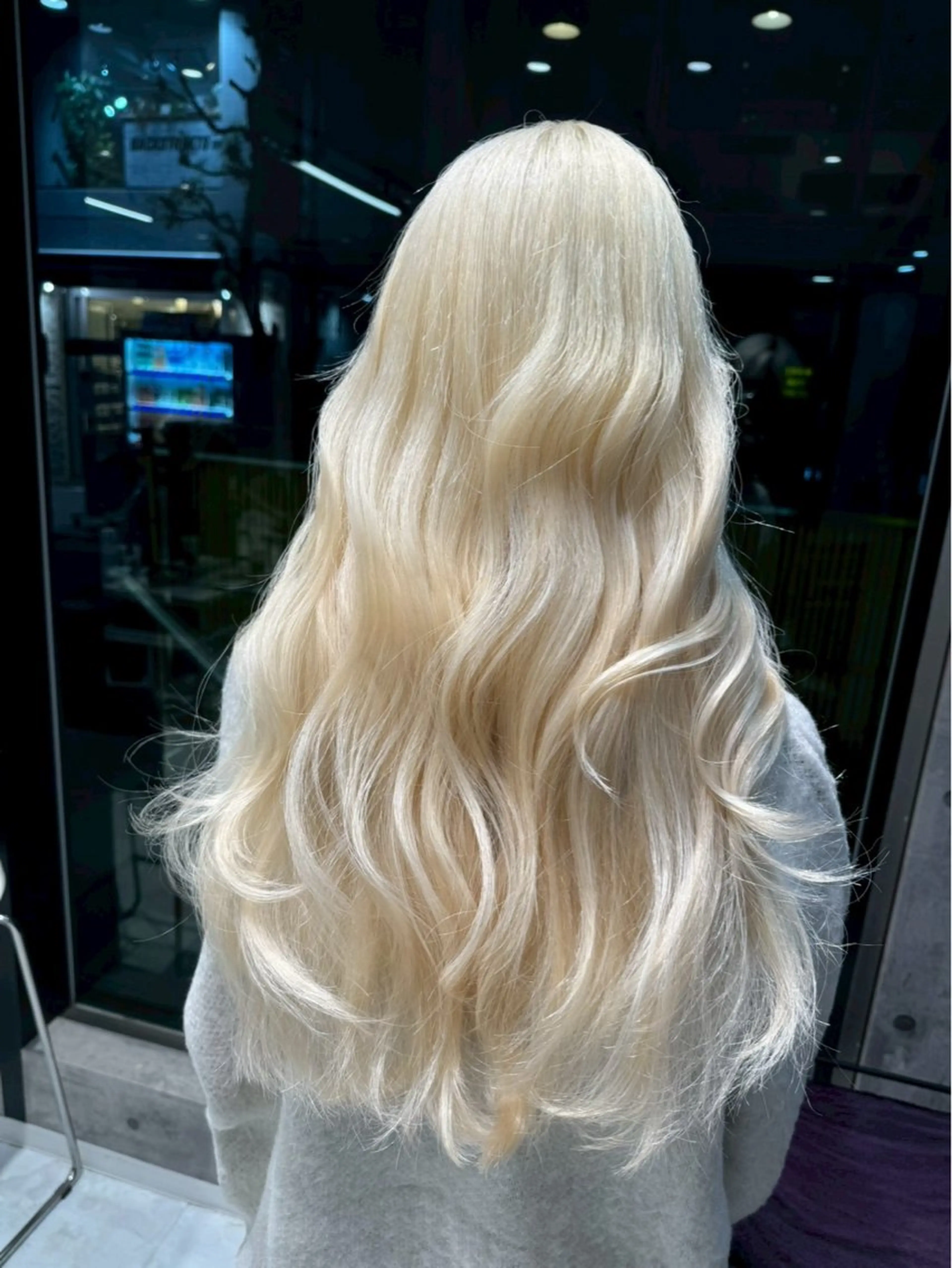 ロング 管野 愛奈のヘアスタイル