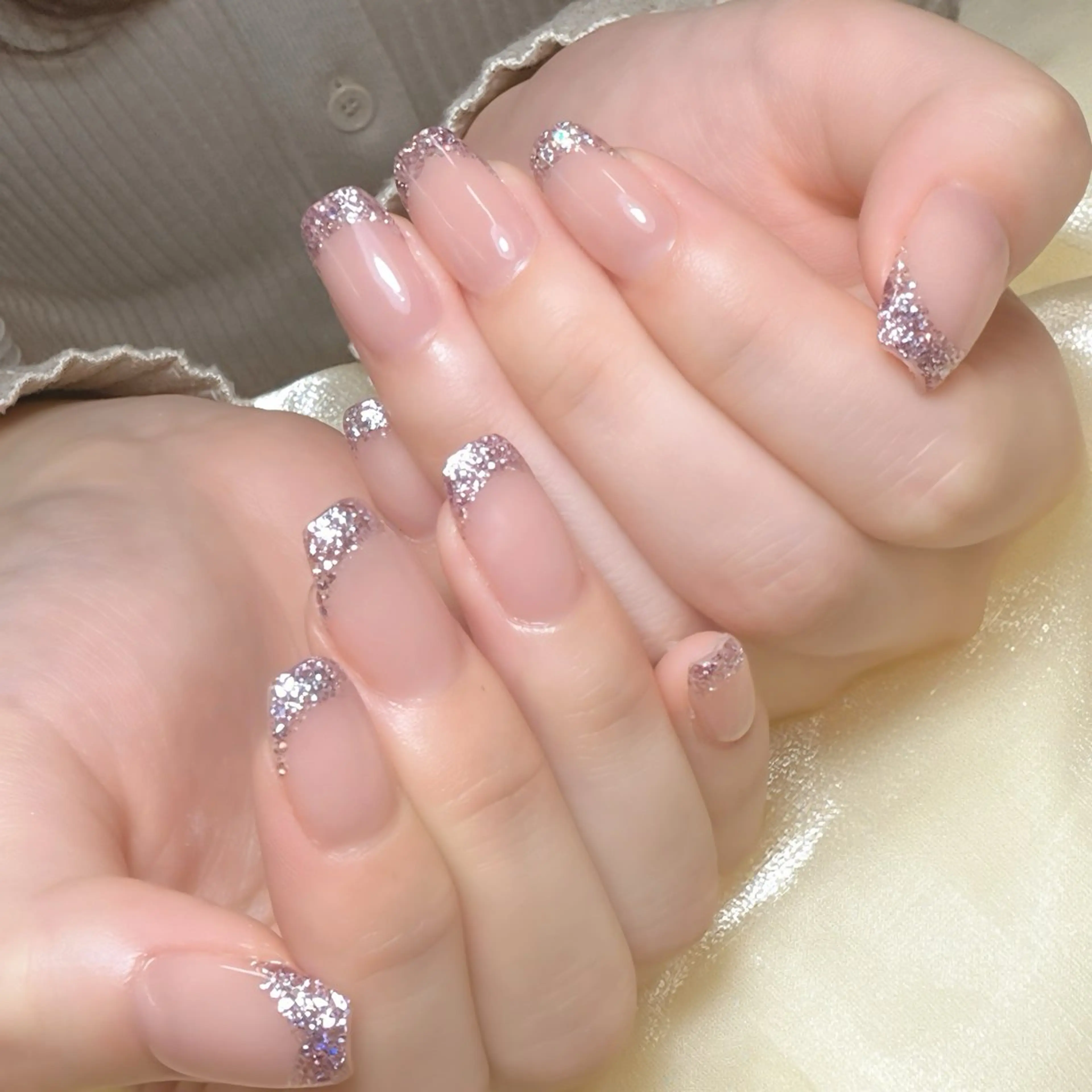 ネイル ハンドネイル グロー ネイルのネイルデザイン