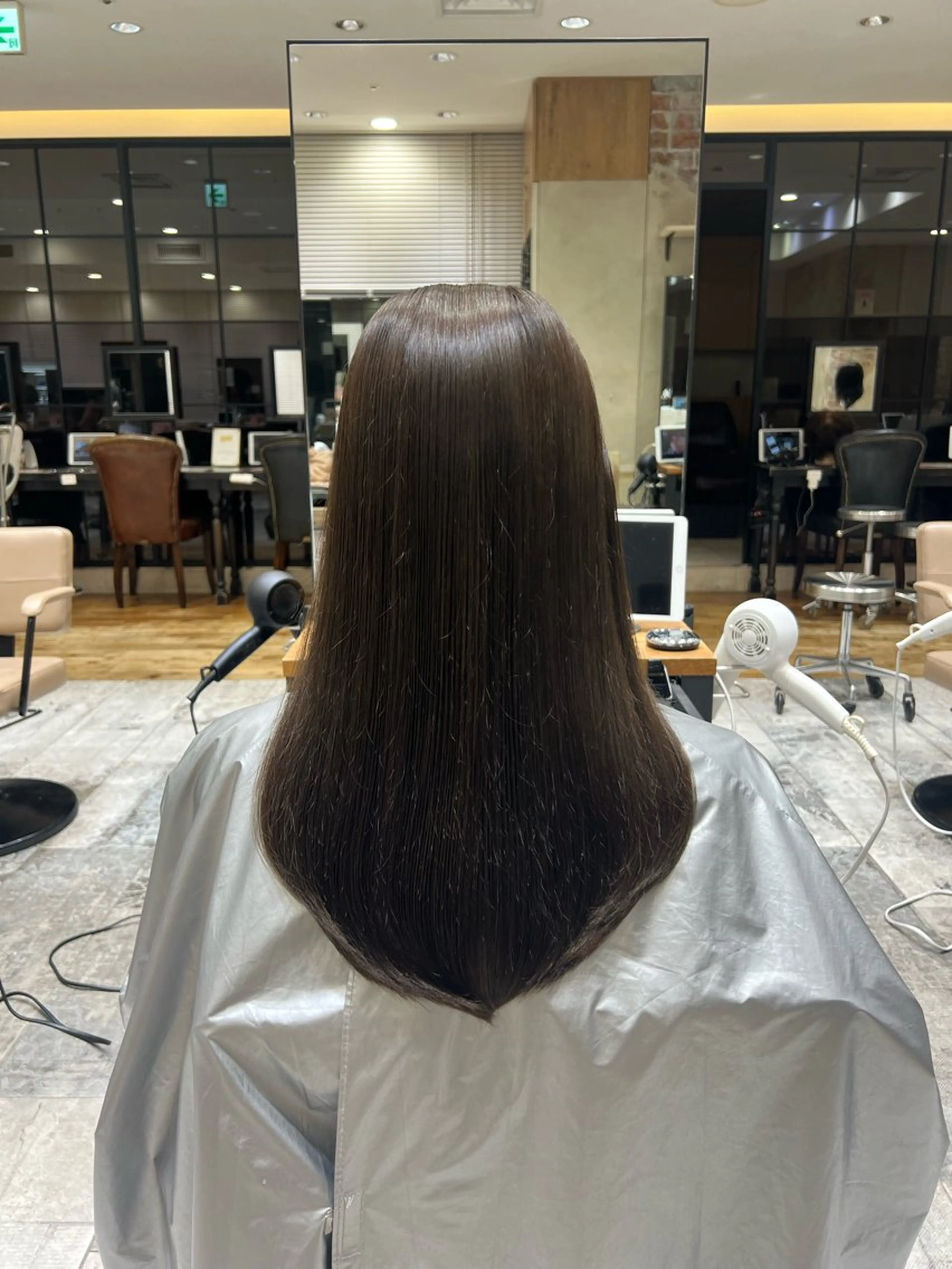 セミロング カラー 透明感🫧 amu🫧のヘアスタイル