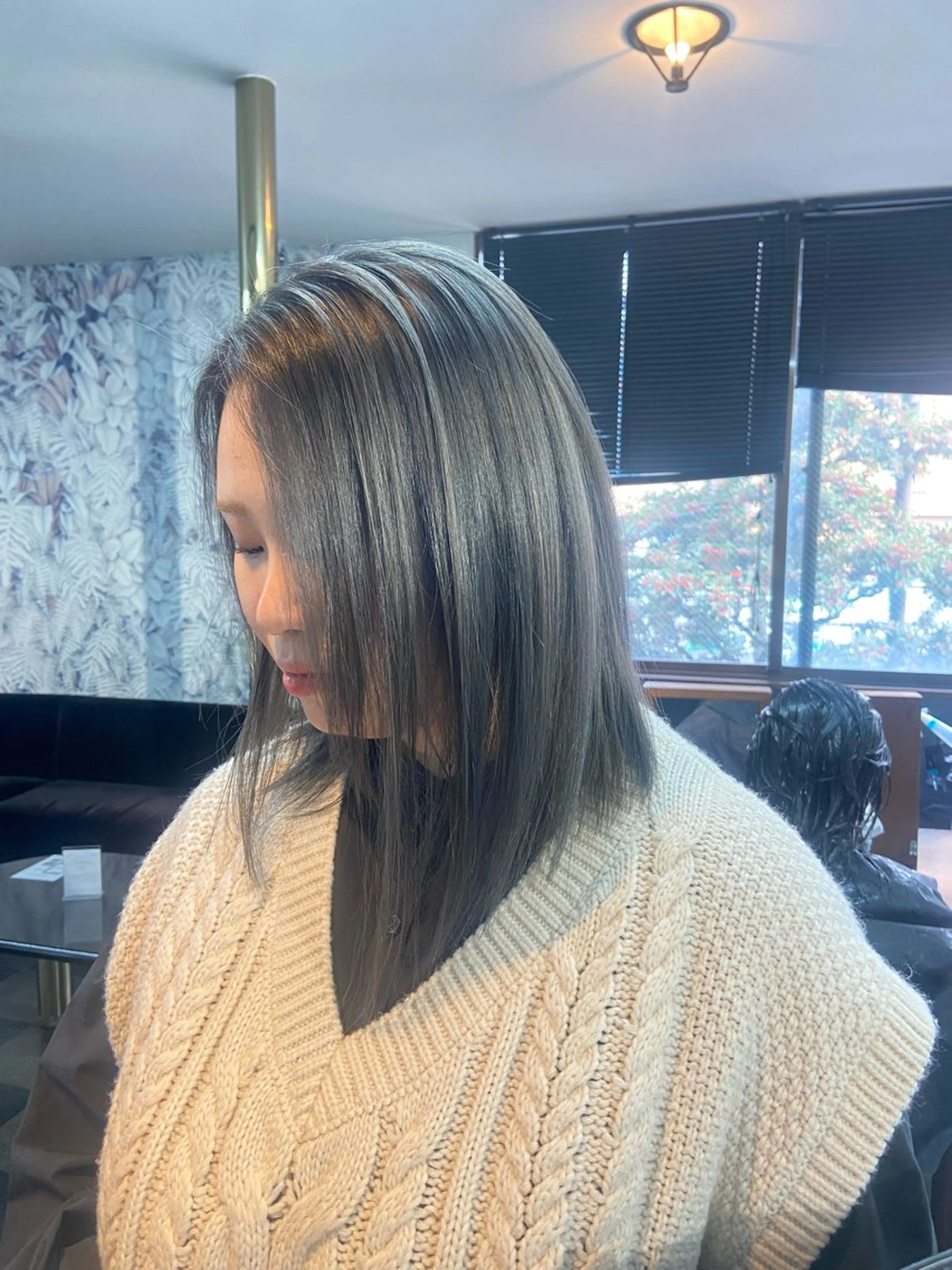 セミロング 瀧下 唯のヘアスタイル